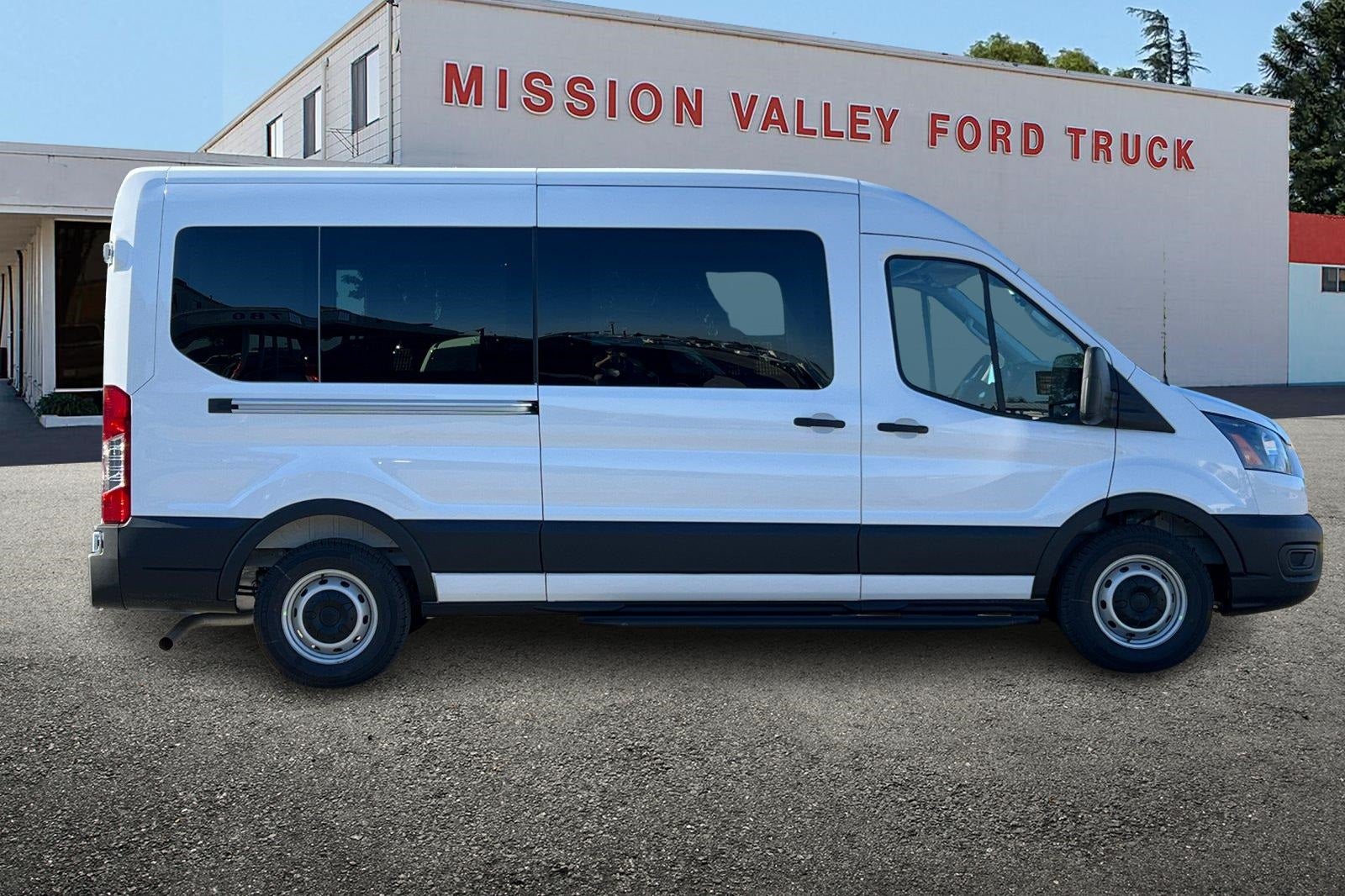 2025 Ford Transit-350 XL