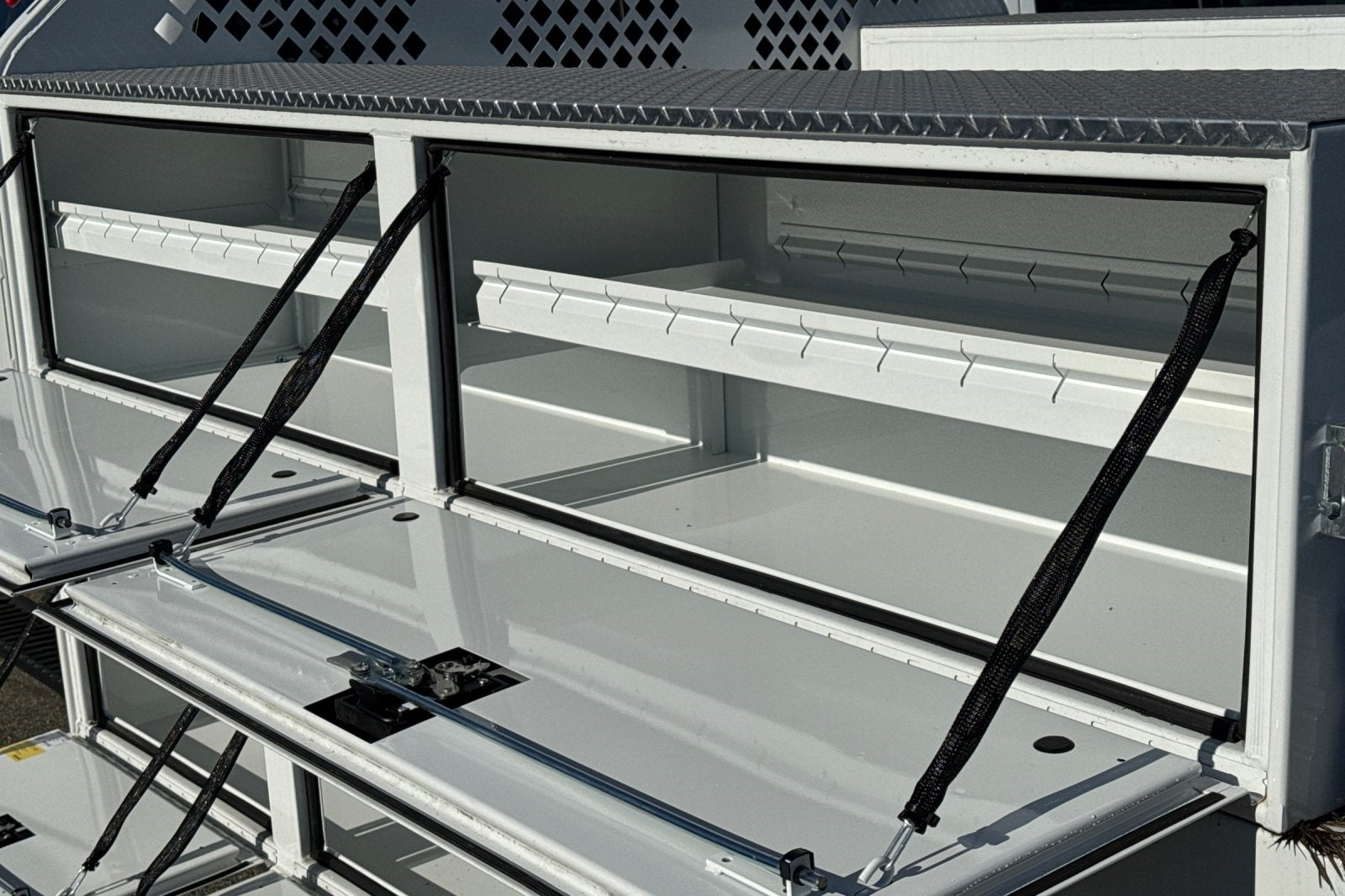 2026 Ford F-550SD XL DRW 4D Crew Cab/Chassis 12' Knapheide Contractor Body