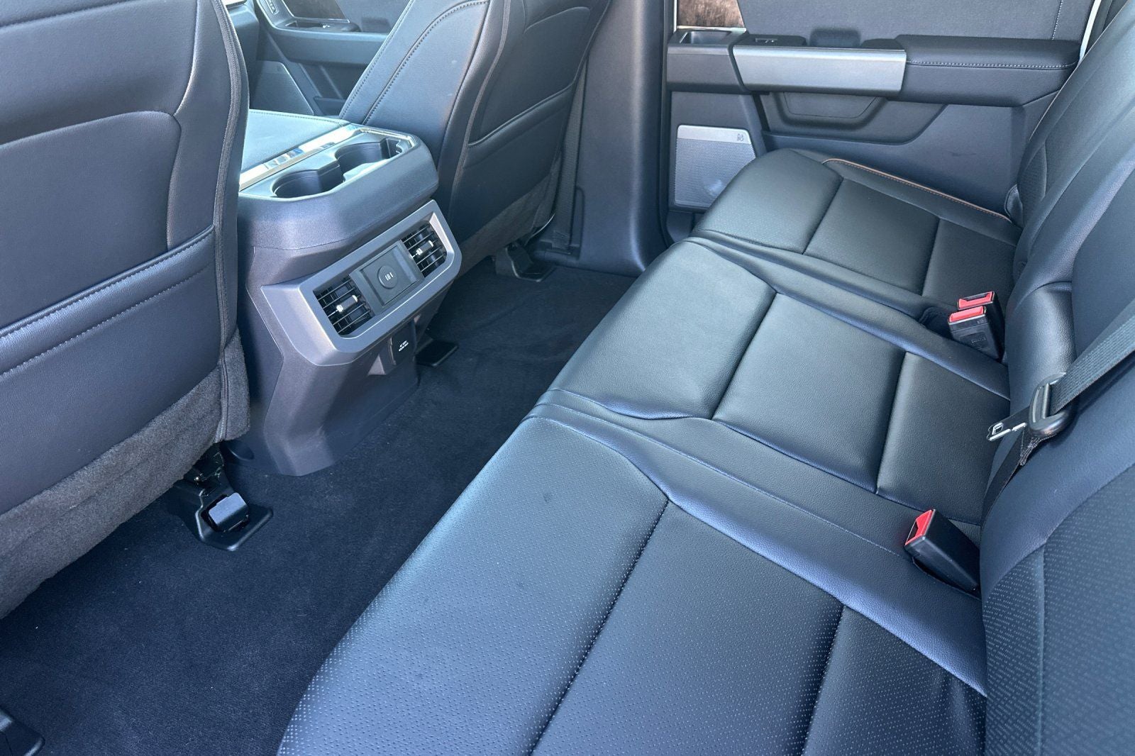 2026 Ford F-550SD Lariat DRW