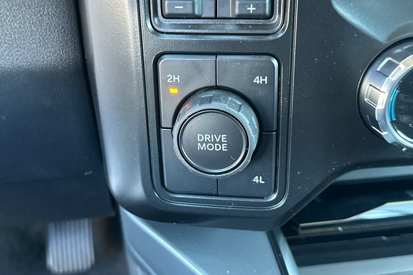 2026 Ford F-550SD Lariat DRW