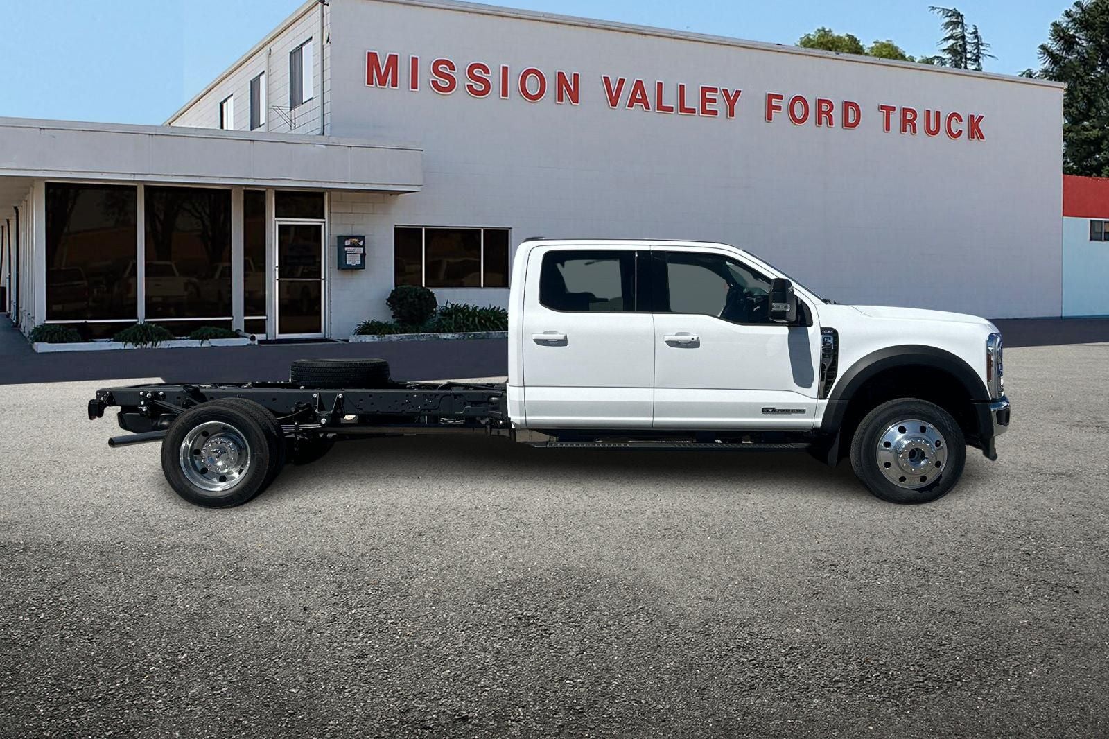 2026 Ford F-550SD Lariat DRW