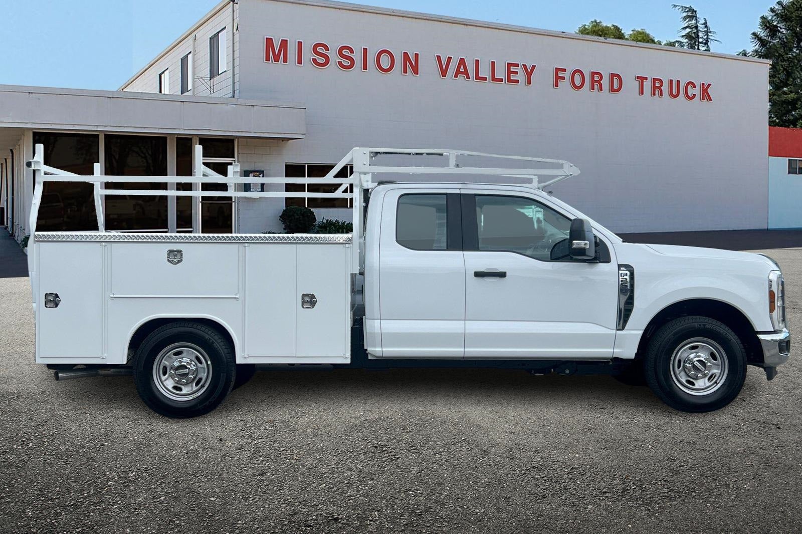 2026 Ford F-250SD XL 4D Extended Cab 8' Harbor Service Body