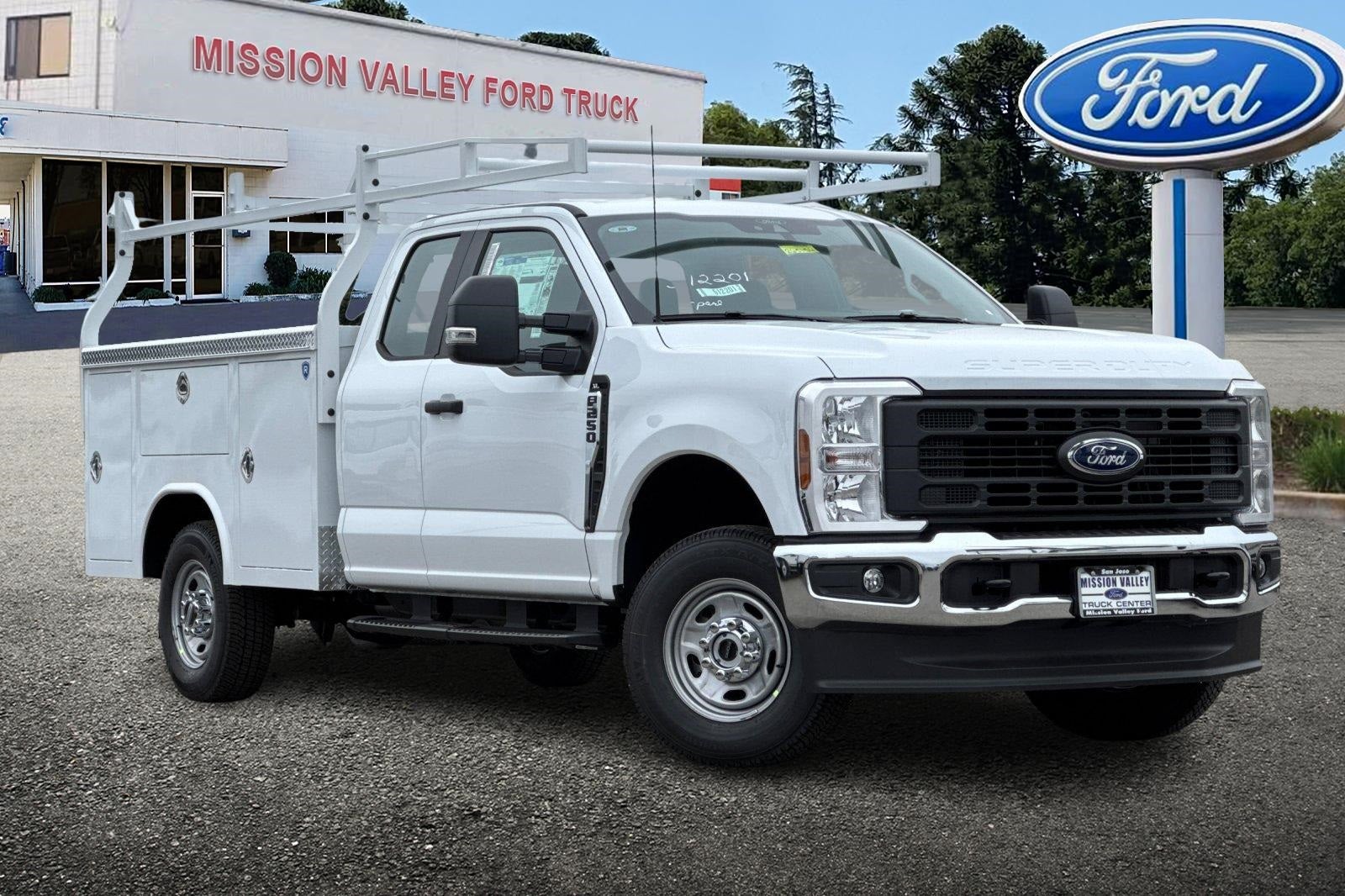 2026 Ford F-250SD XL 4D Extended Cab 8' Royal Service Body
