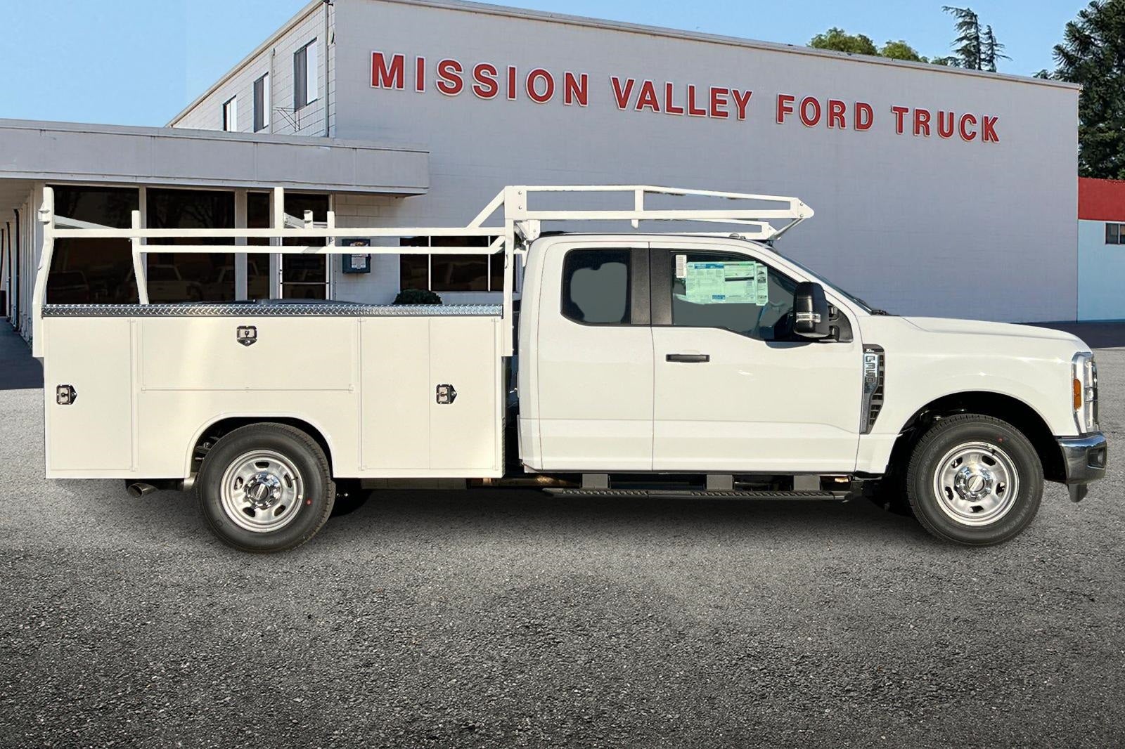 2026 Ford F-350SD XL 9' Harbor Service Body