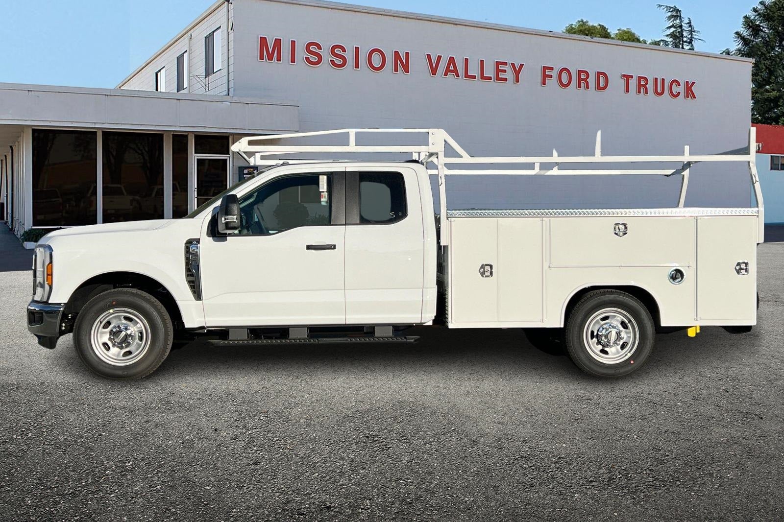 2026 Ford F-350SD XL 9' Harbor Service Body