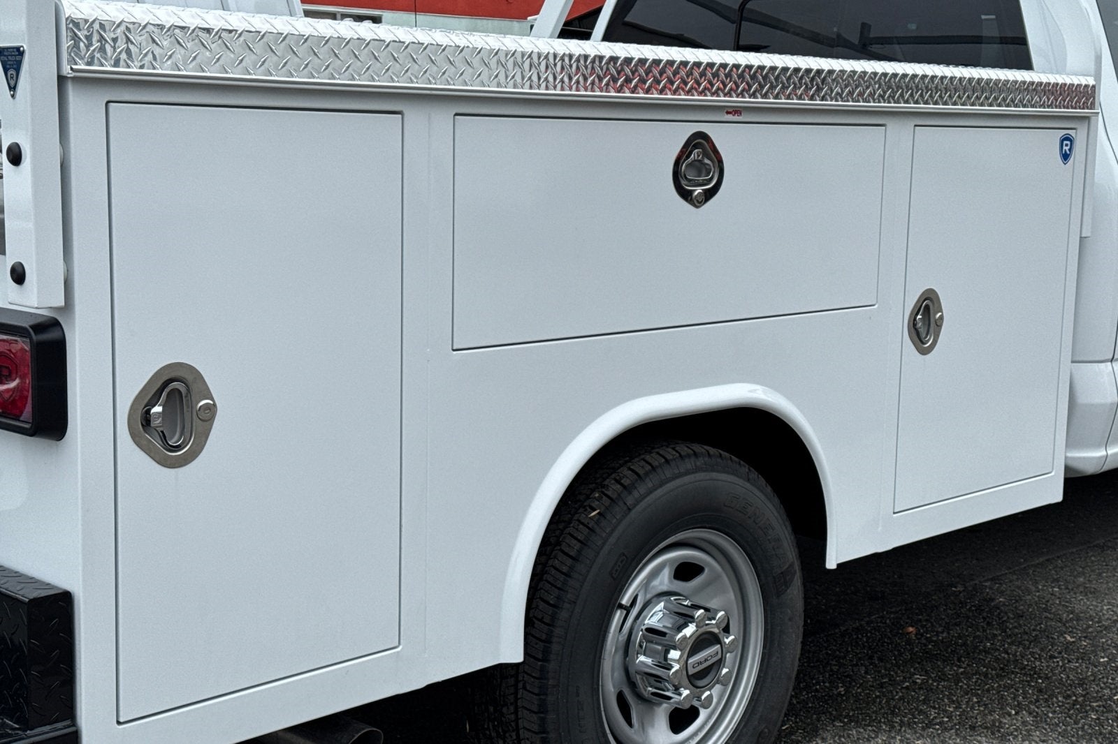 2025 Ford F-350SD XL Super Cab 9' Royal Service Body