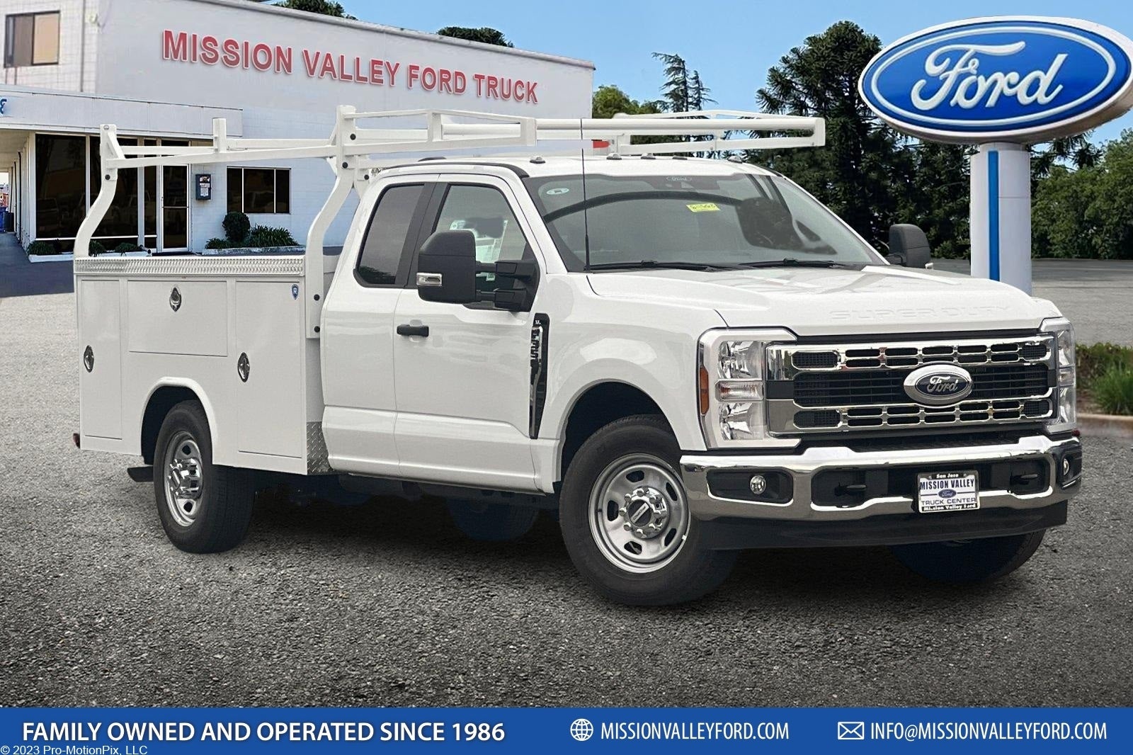 2025 Ford F-350SD XL Super Cab 9' Royal Service Body