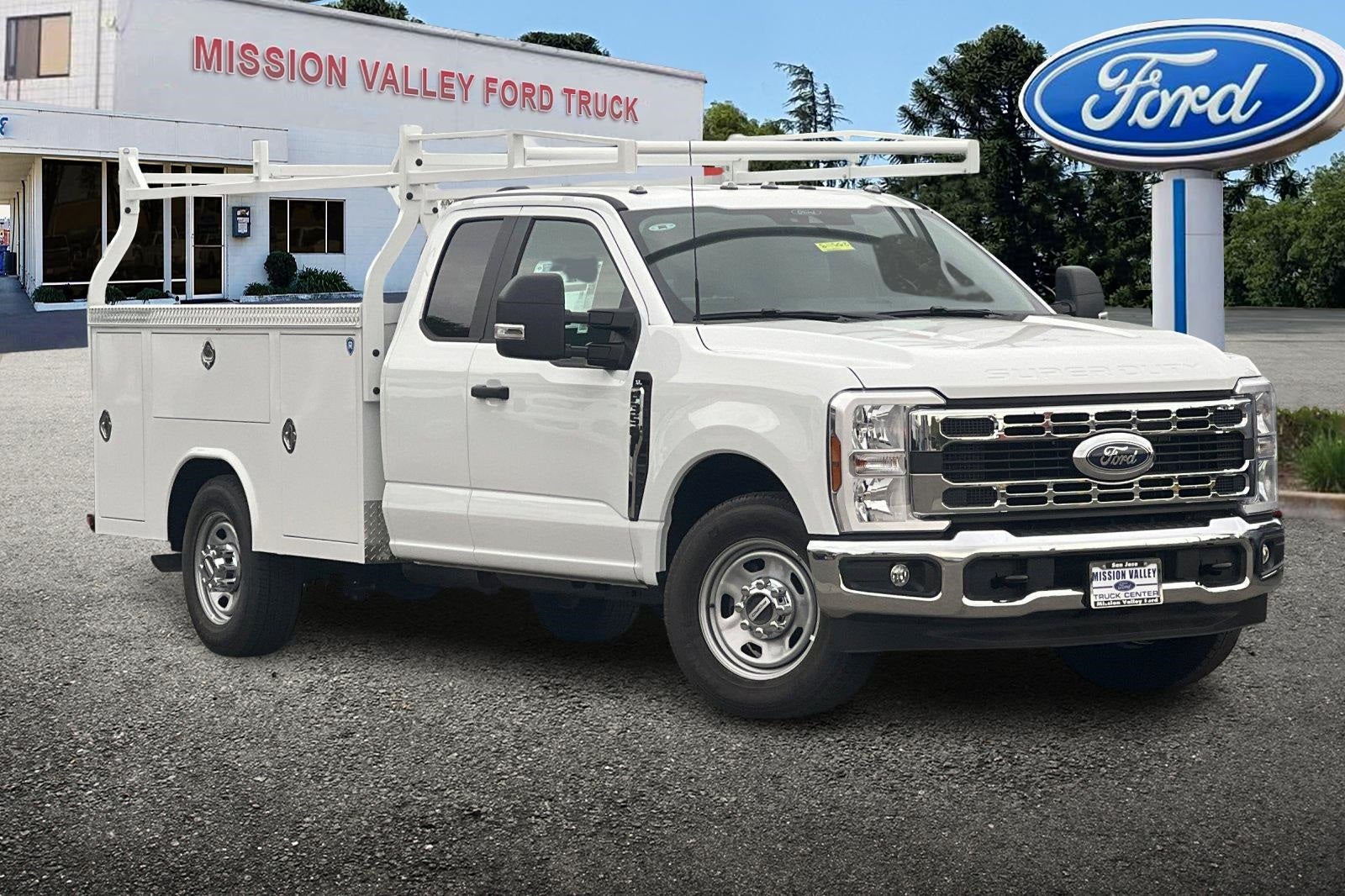 2025 Ford F-350SD XL Super Cab 9' Royal Service Body