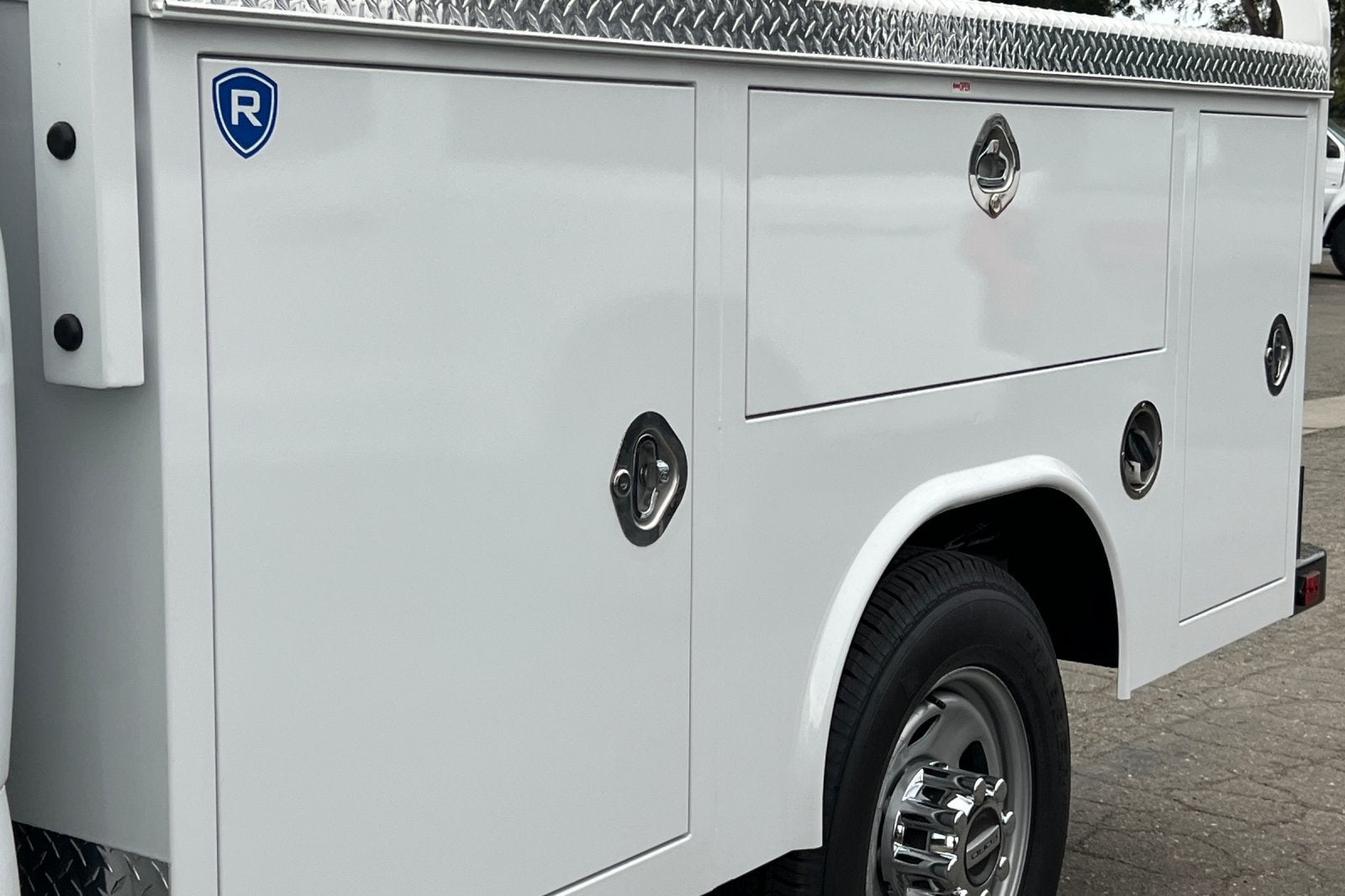 2025 Ford F-350SD XL Super Cab 9' Royal Service Body