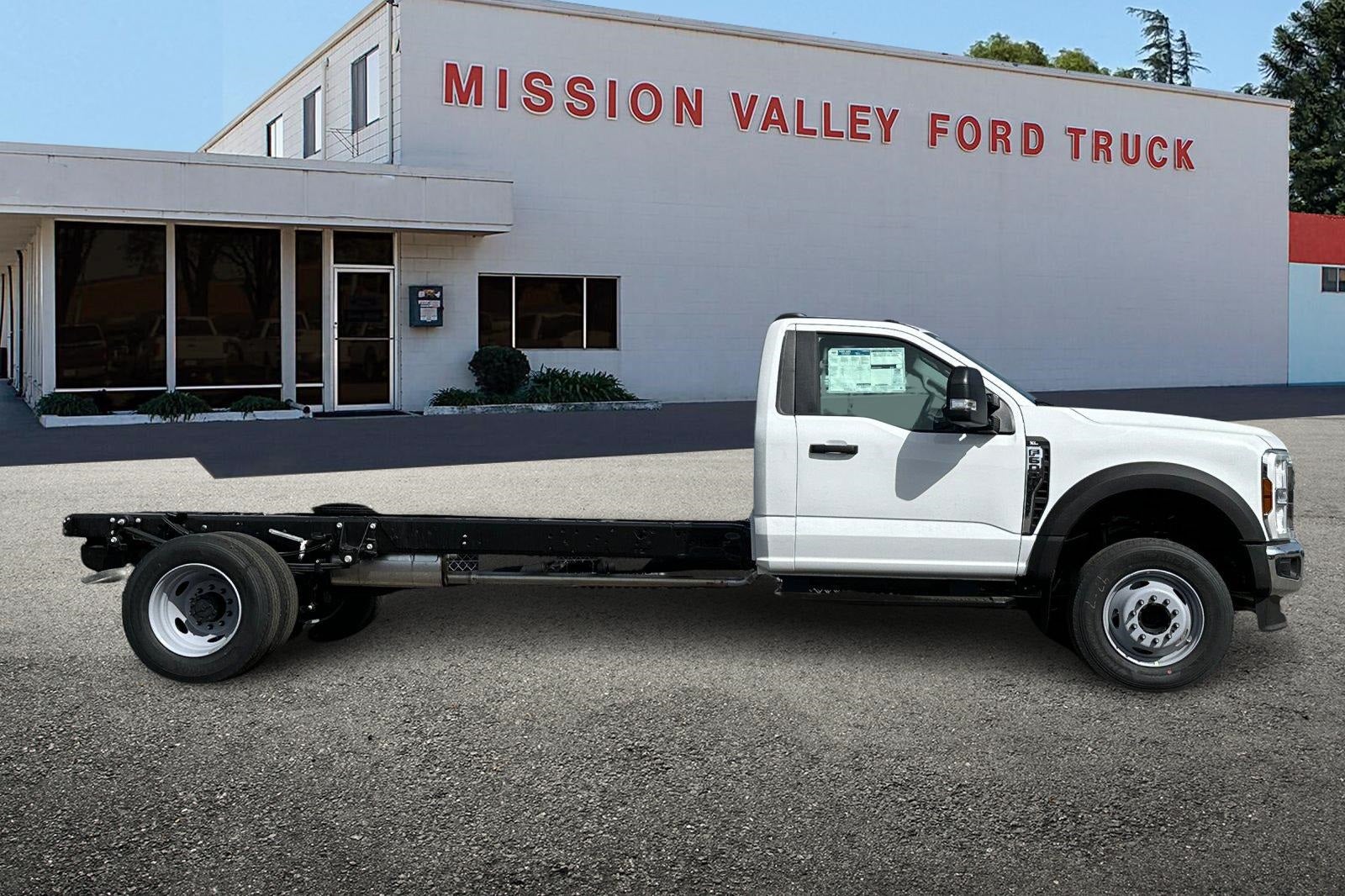 2025 Ford F-600SD XL Standard Cab & Chassis