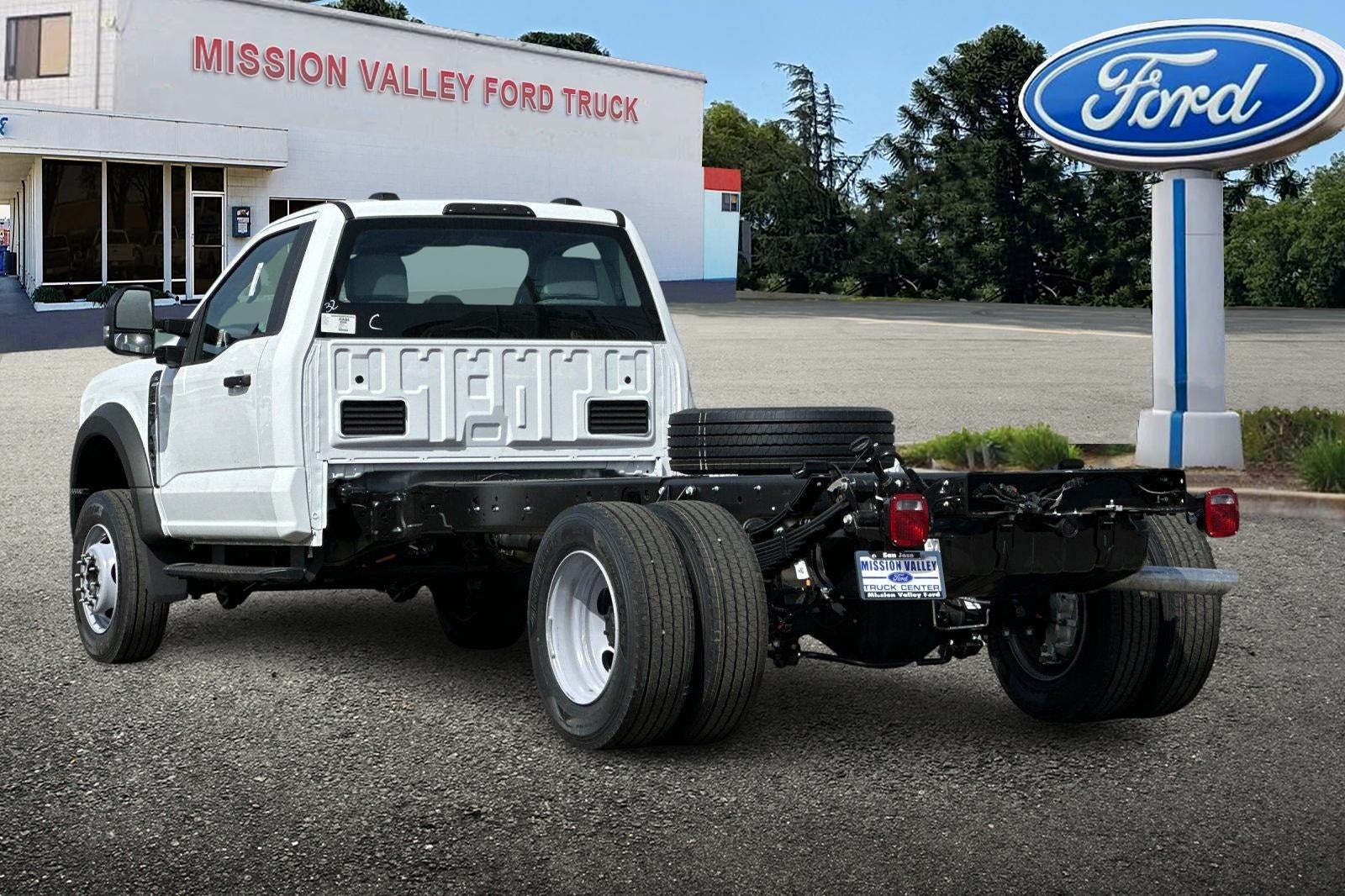 2025 Ford F-600SD XL Standard Cab & Chassis