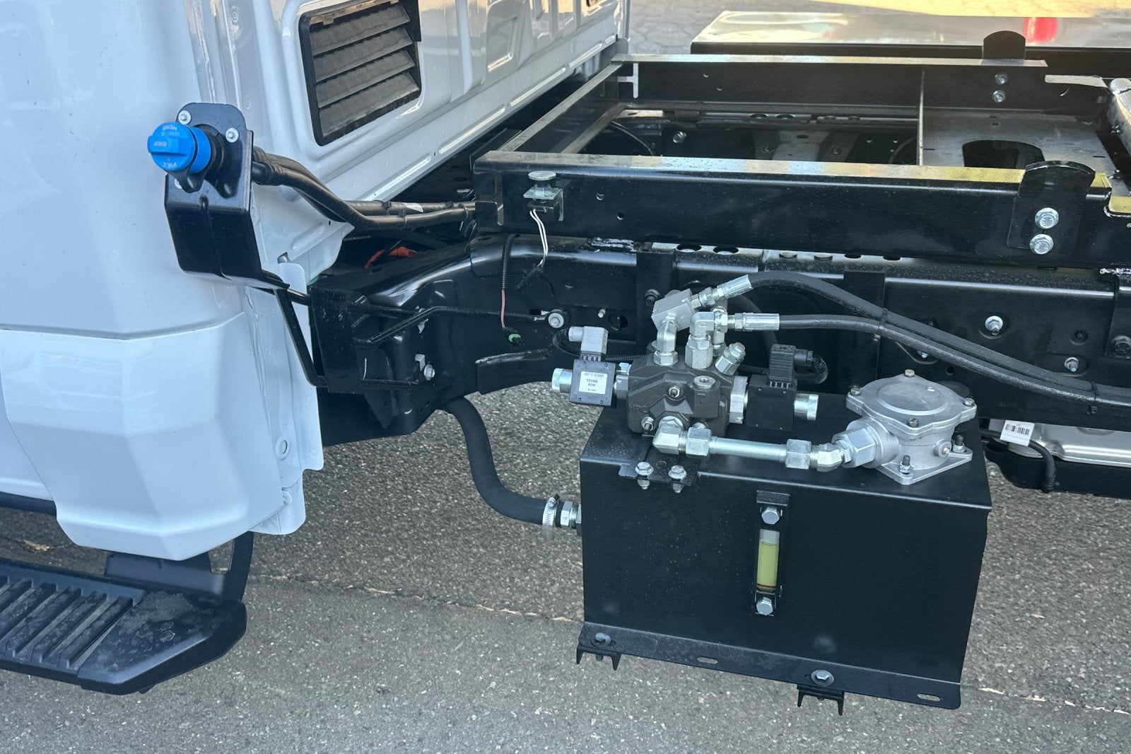 2026 Ford F-600SD XL 2D Standard Cab 4/6 Yard Rugby Dump Body
