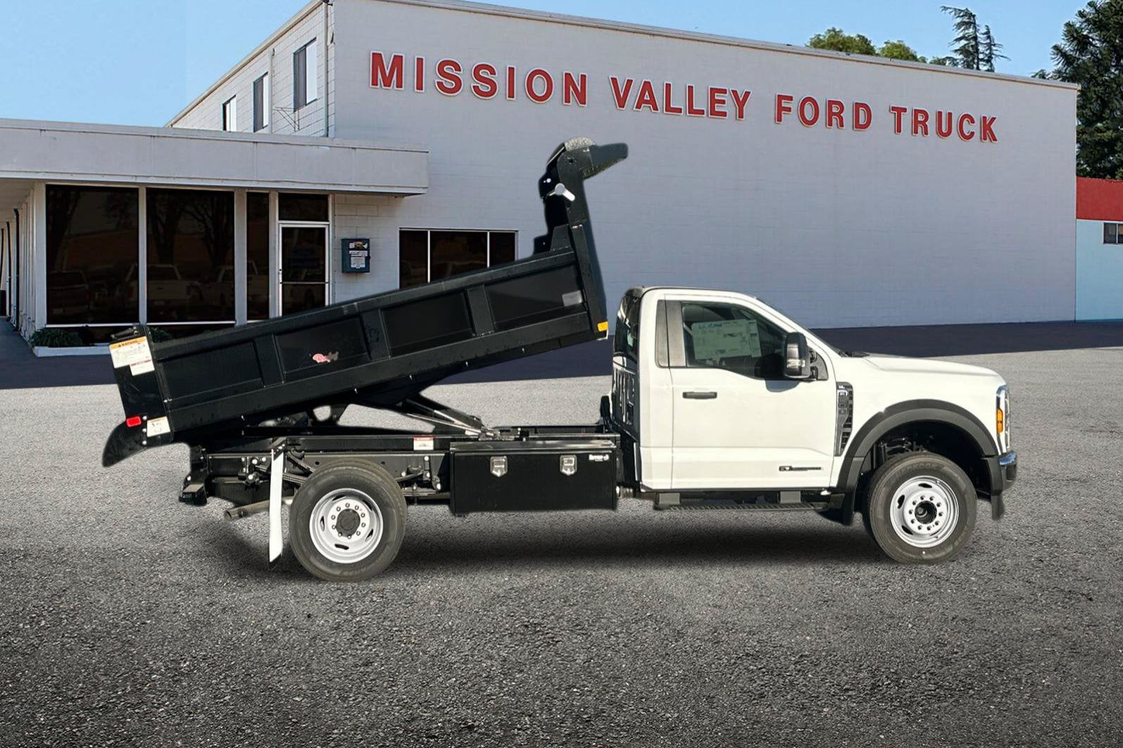 2026 Ford F-600SD XL 2D Standard Cab 4/6 Yard Rugby Dump Body