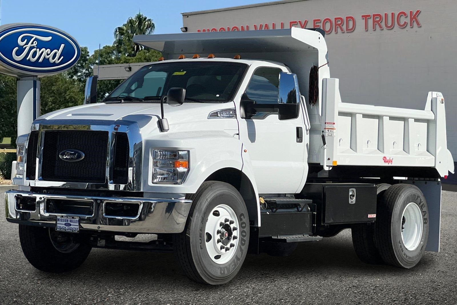 2026 Ford F-650SD Base 5/7 Yard Rugby Dump