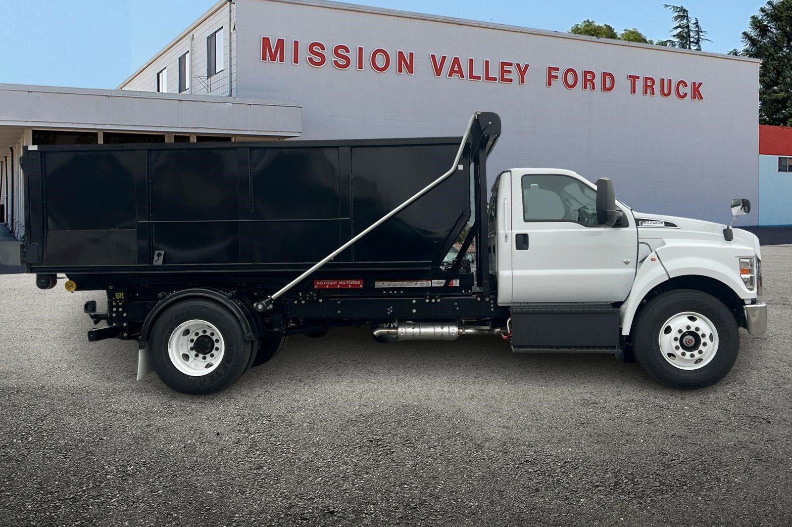 2026 Ford F-650SD Base