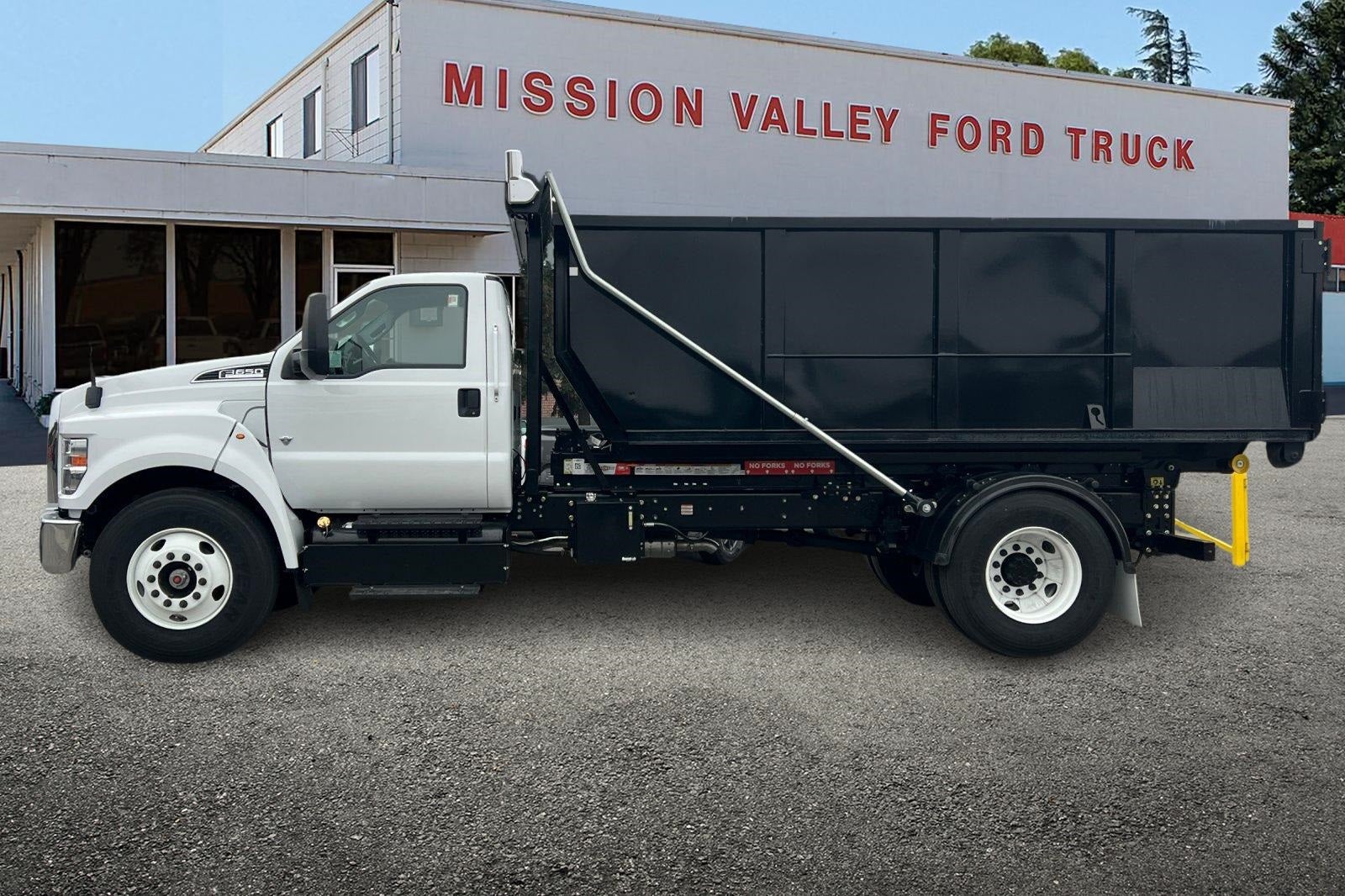 2026 Ford F-650SD Base