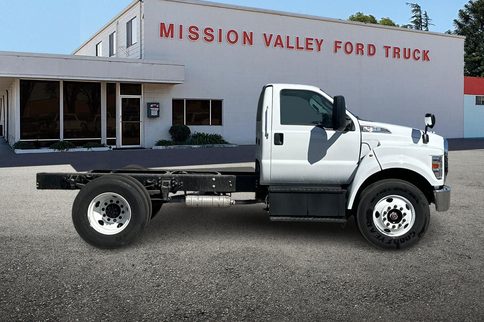 2027 Ford F-650SD Base