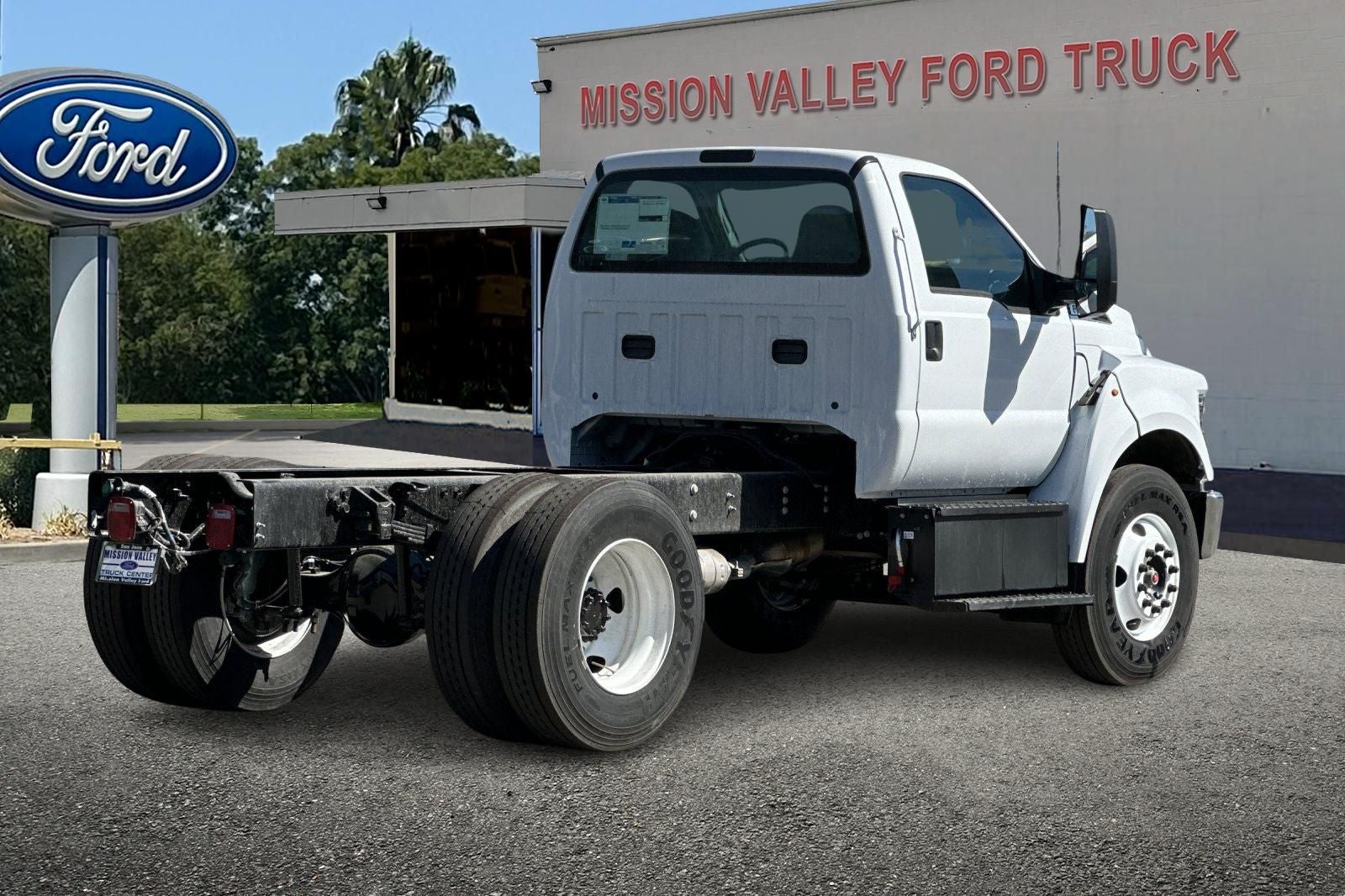 2027 Ford F-650SD Base