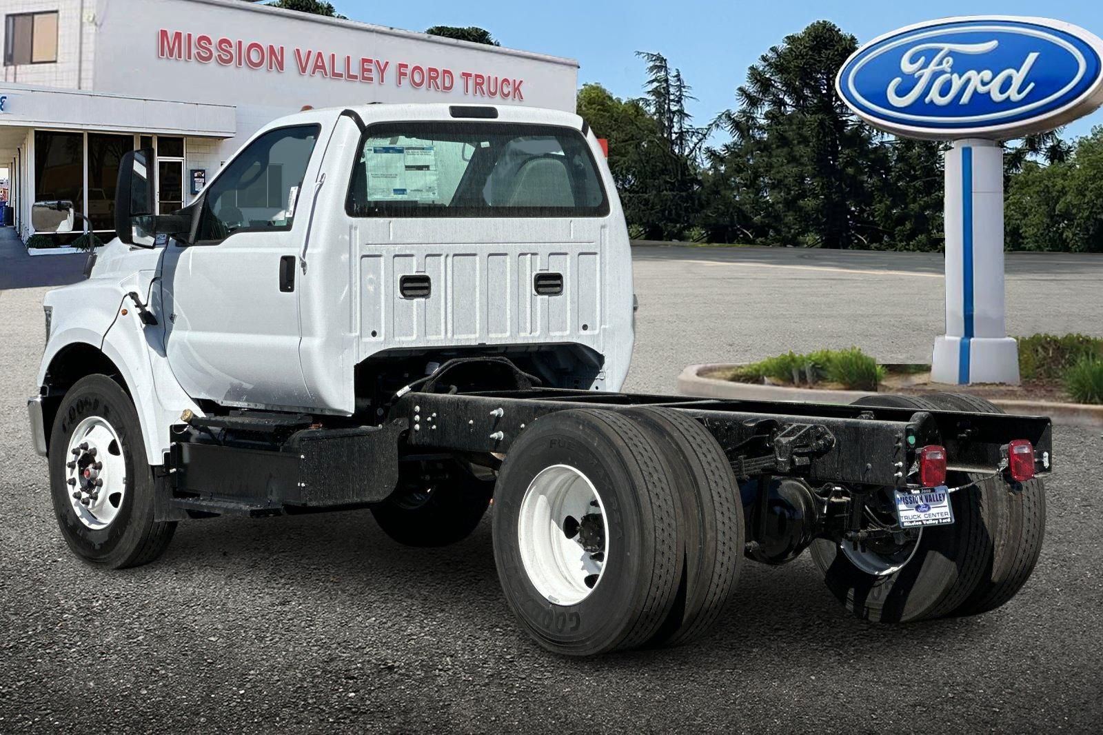 2027 Ford F-650SD Base