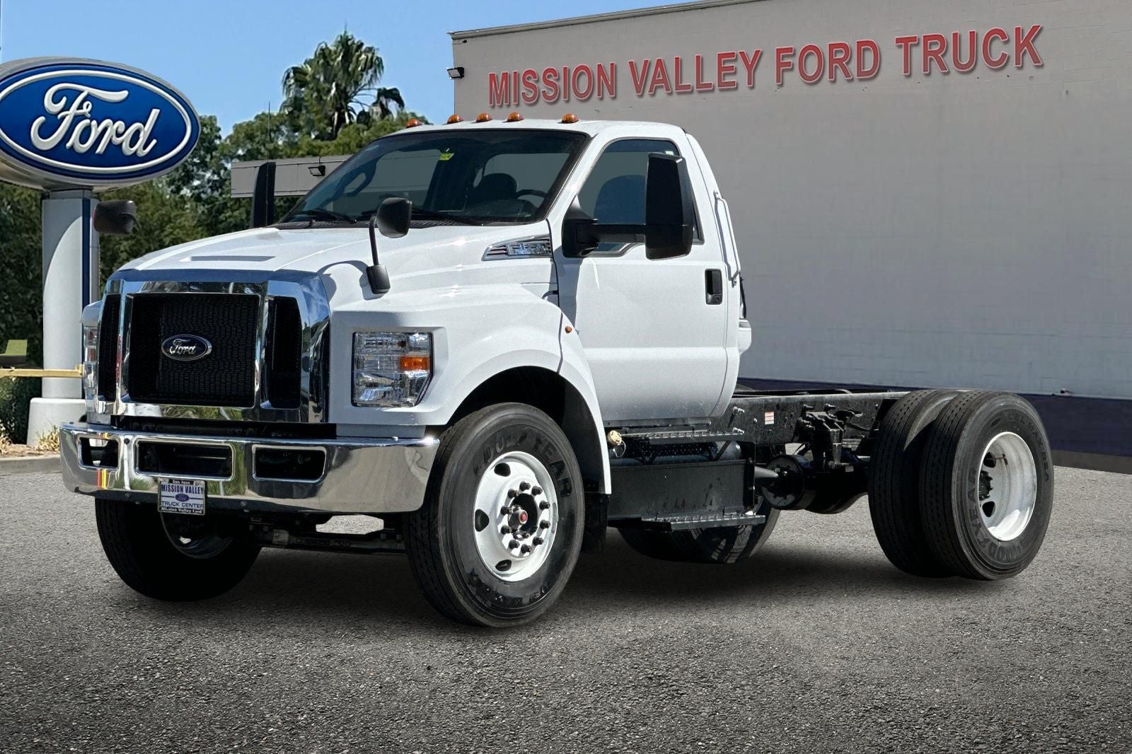 2027 Ford F-650SD Base