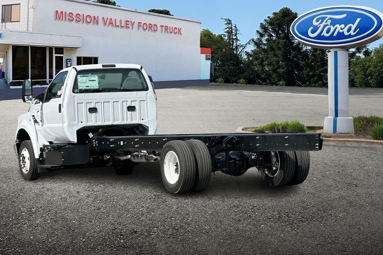 2027 Ford F-650SD Base