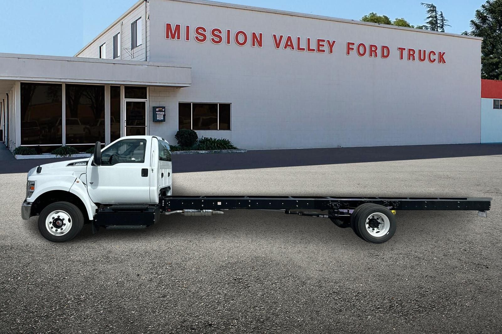2027 Ford F-650SD Base