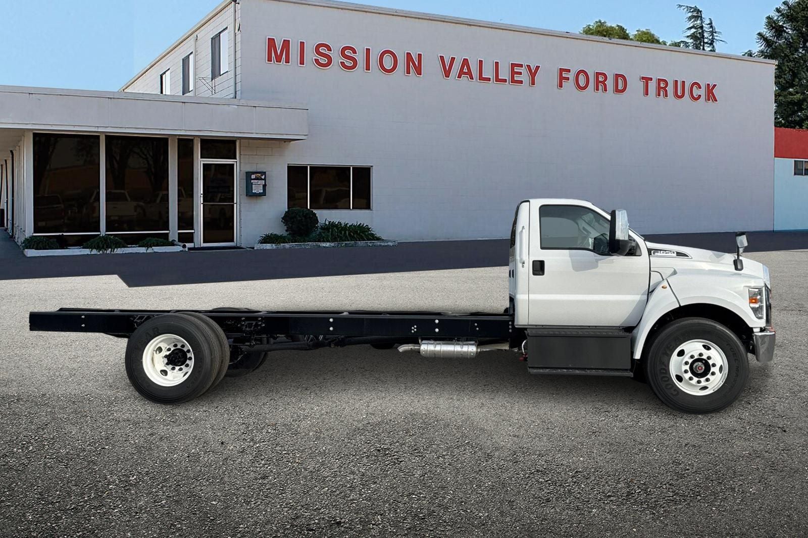 2027 Ford F-650SD Base