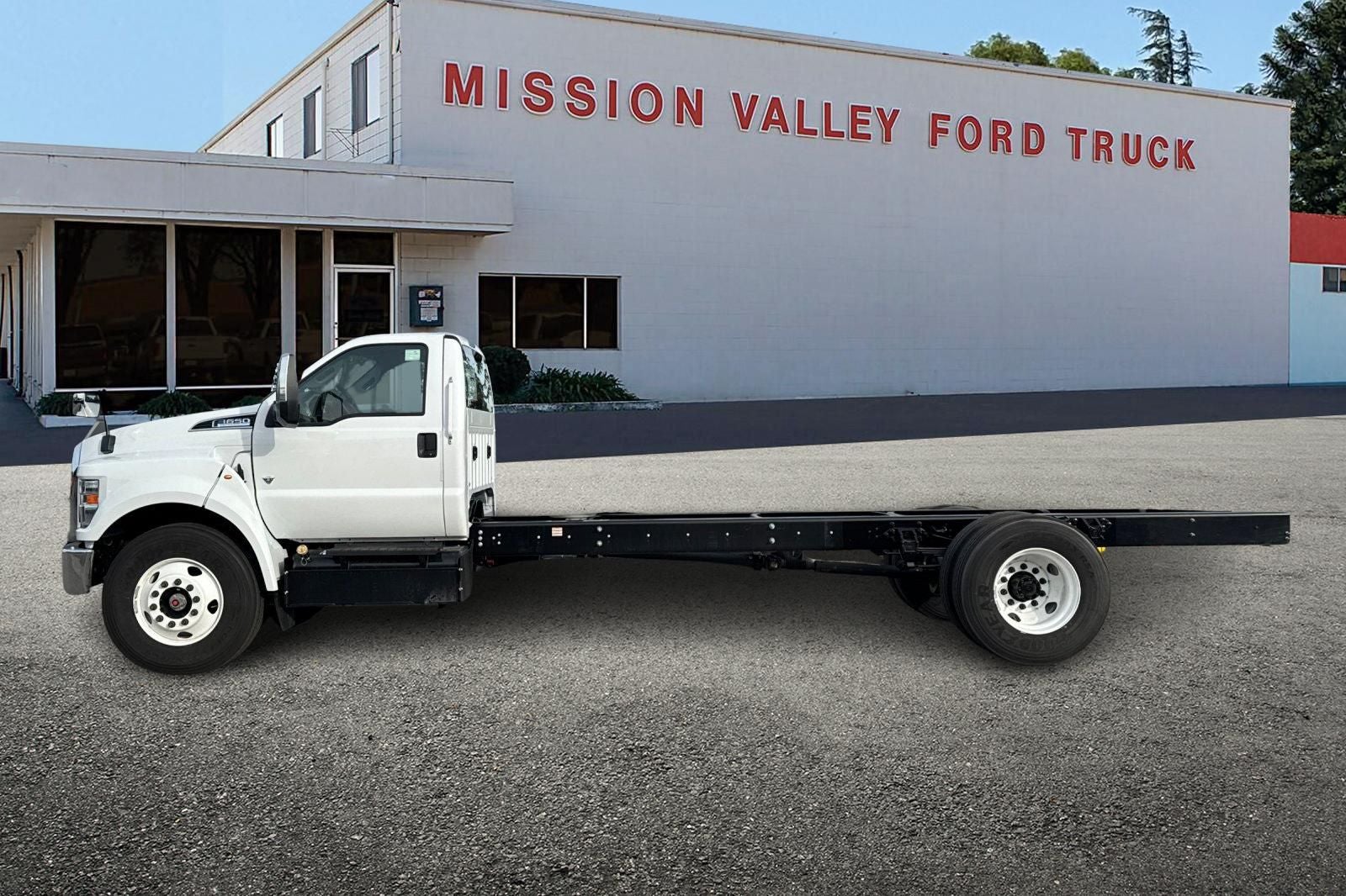 2027 Ford F-650SD Base