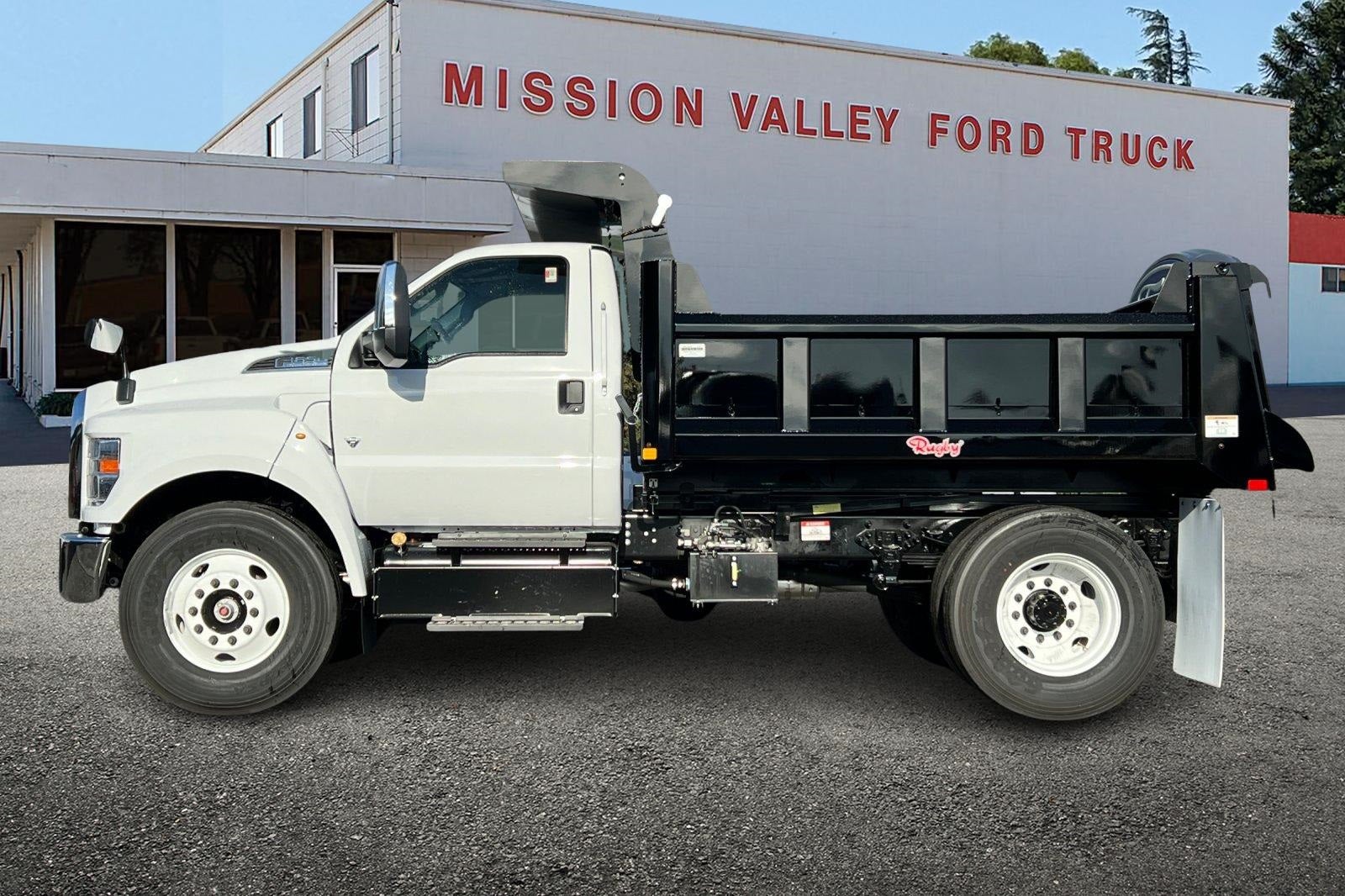 2026 Ford F-650SD Base 5/7 Yard Rugby Dump Body