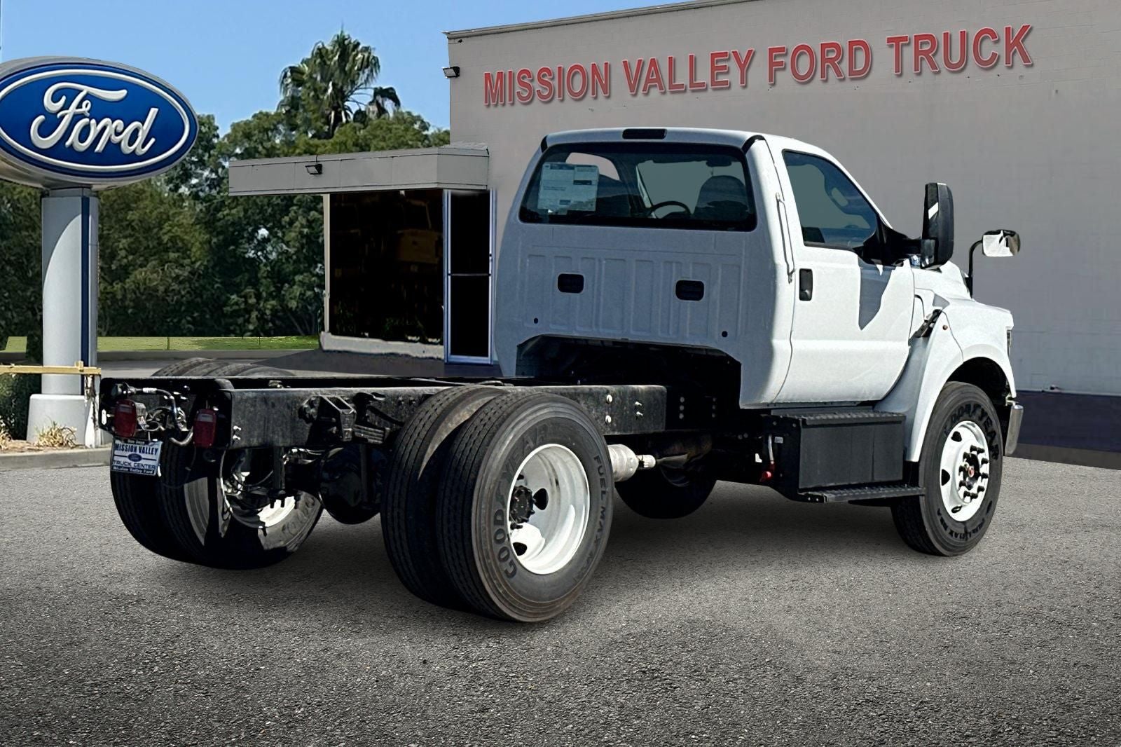 2027 Ford F-650SD Base