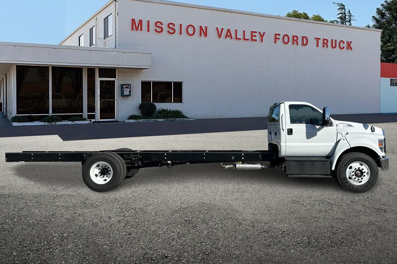 2027 Ford F-650SD Base