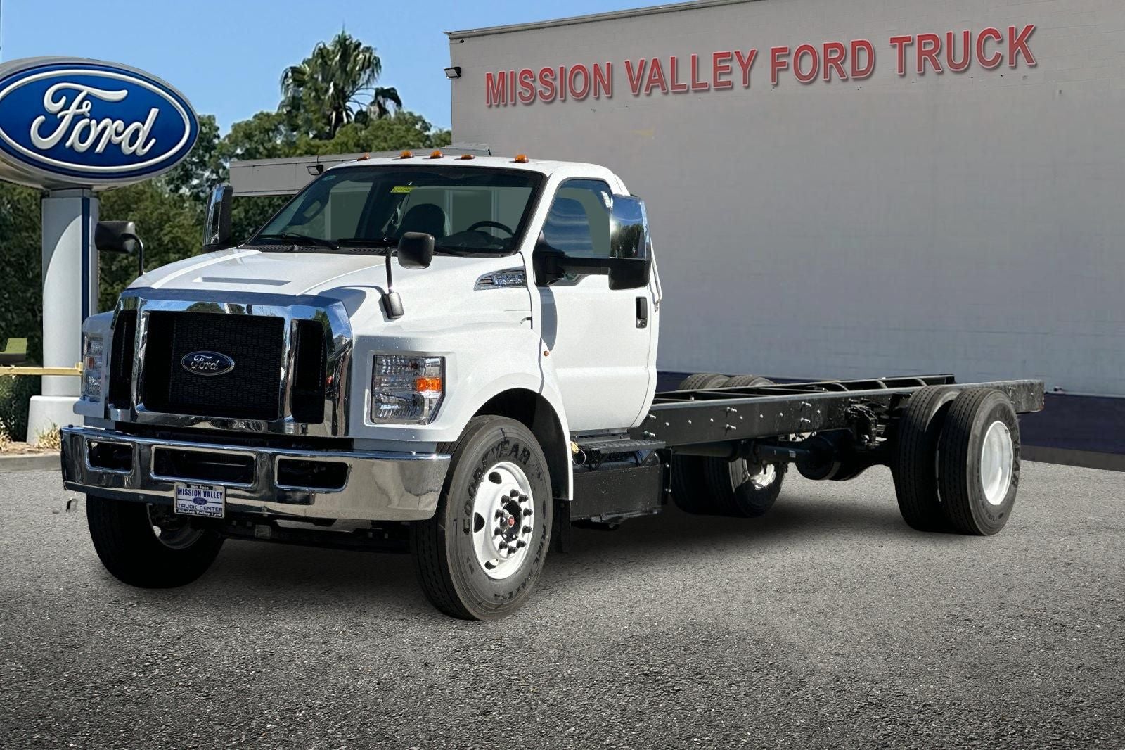 2027 Ford F-650SD Base
