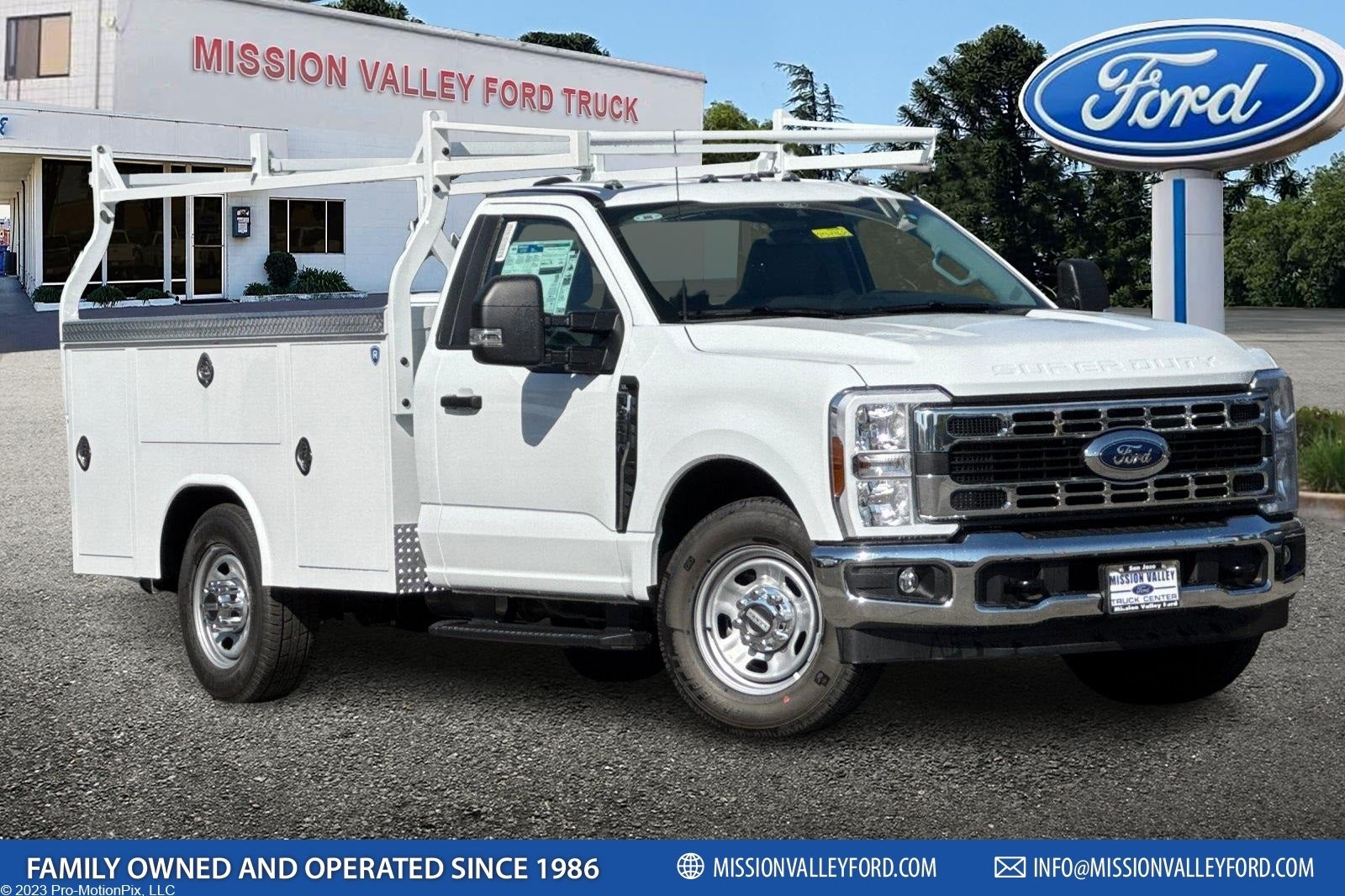 2025 Ford F-350SD XL 9' Royal Service Body
