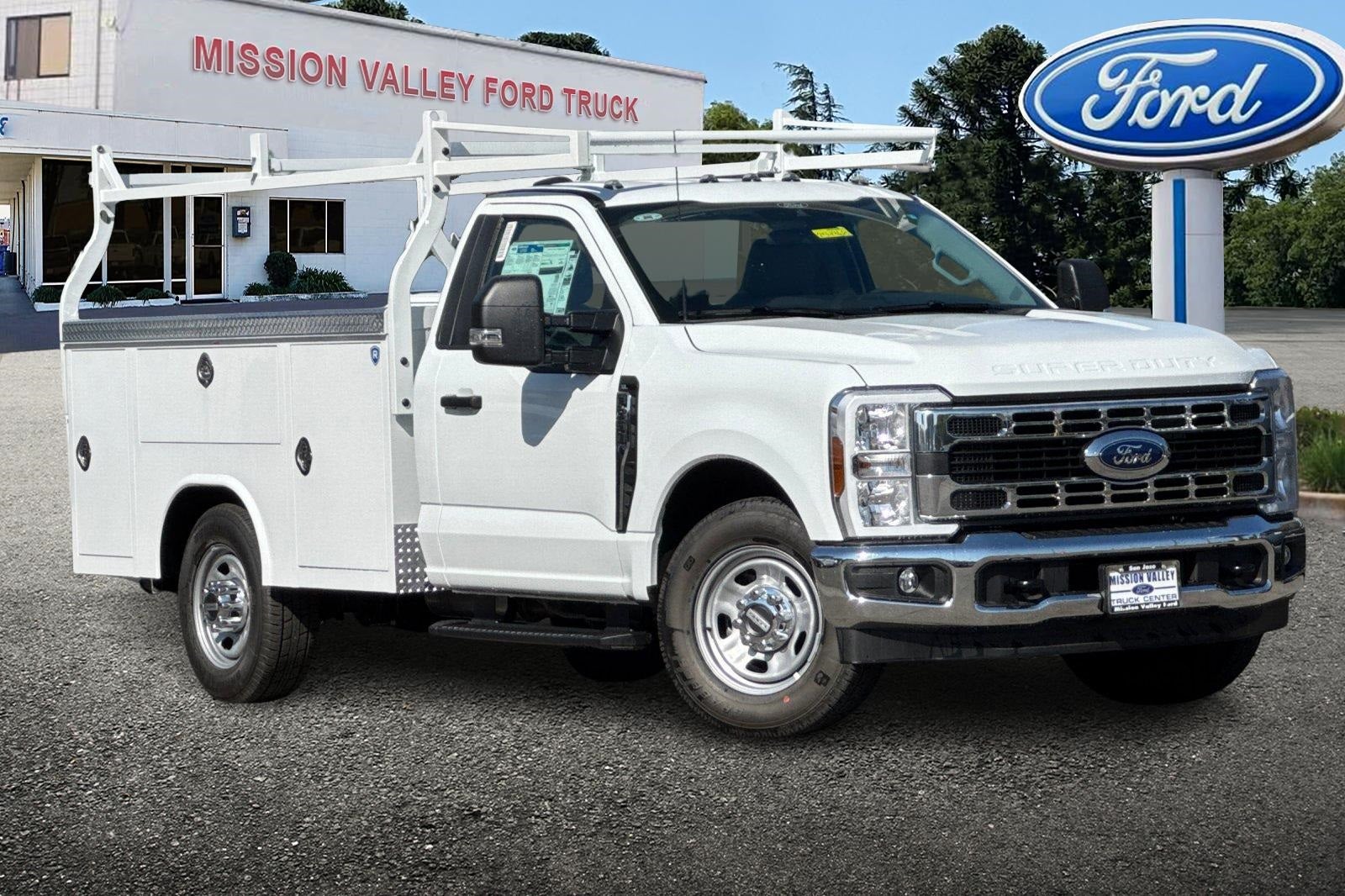 2025 Ford F-350SD XL 9' Royal Service Body