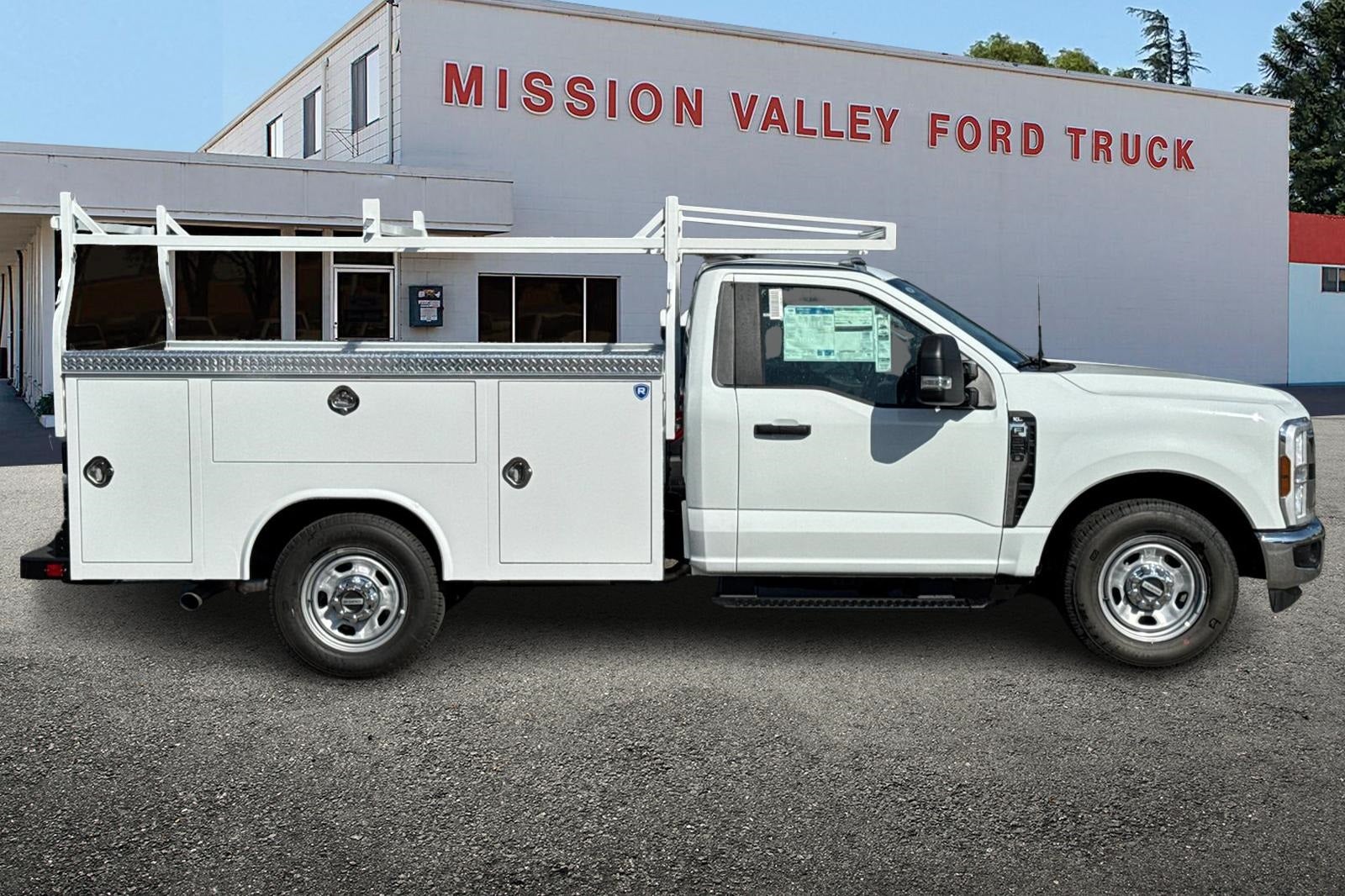 2025 Ford F-350SD XL 9' Royal Service Body