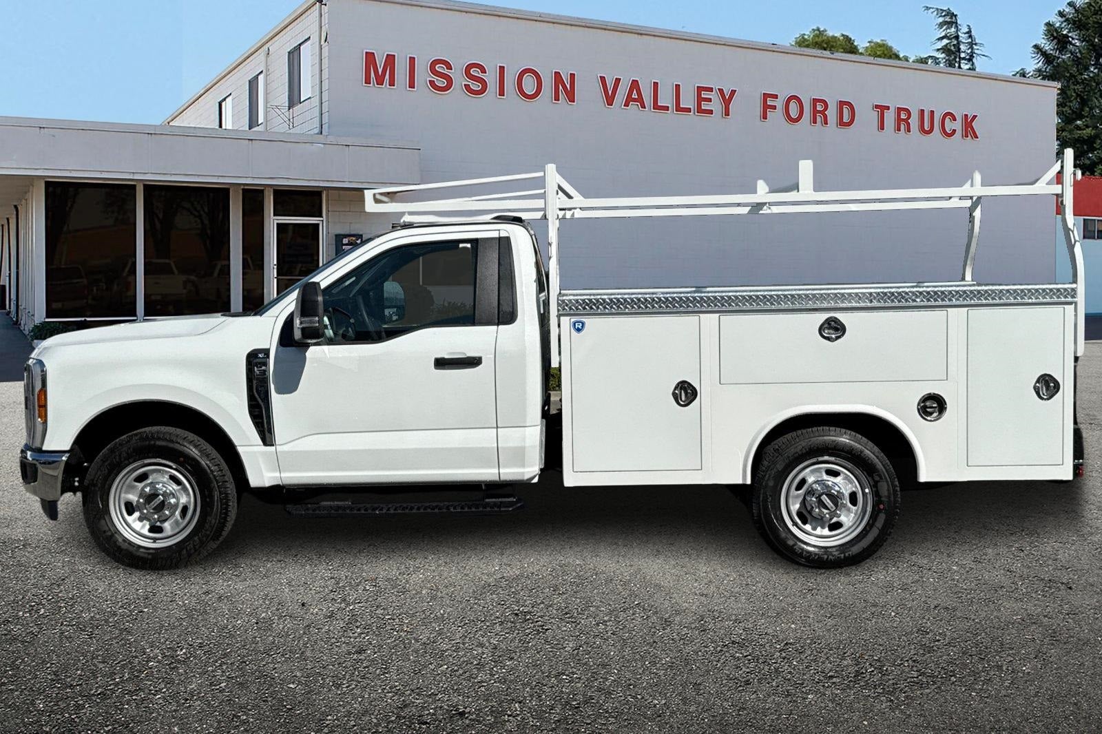 2025 Ford F-350SD XL 9' Royal Service Body