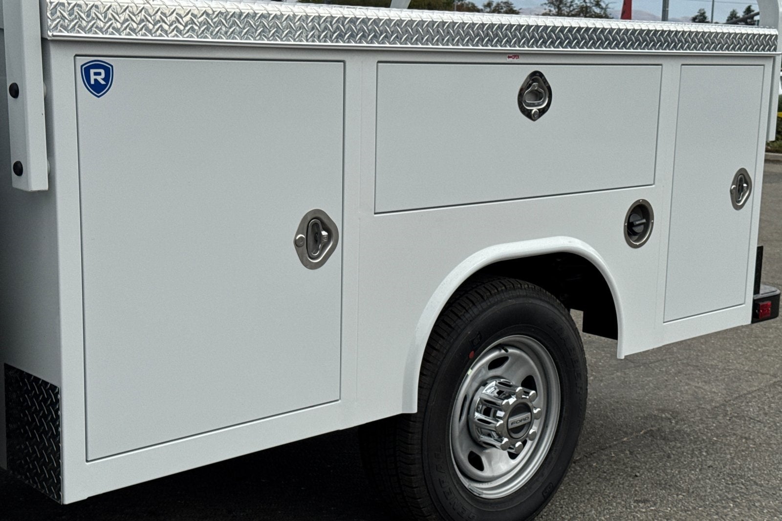 2025 Ford F-350SD XL 9' Royal Service Body