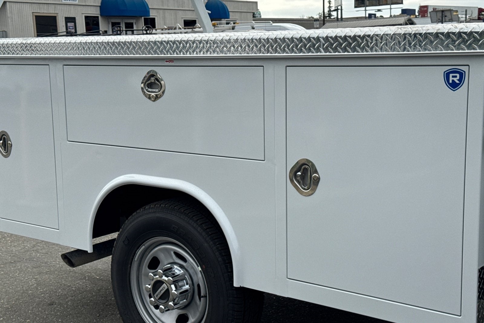 2025 Ford F-350SD XL 9' Royal Service Body