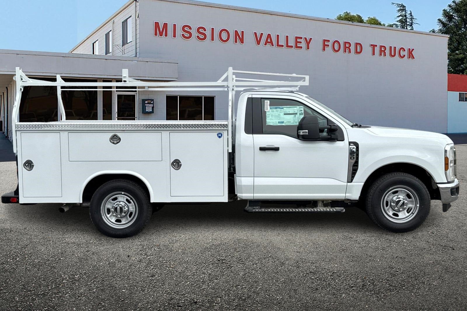 2025 Ford F-350SD XL 9' Royal Service Body