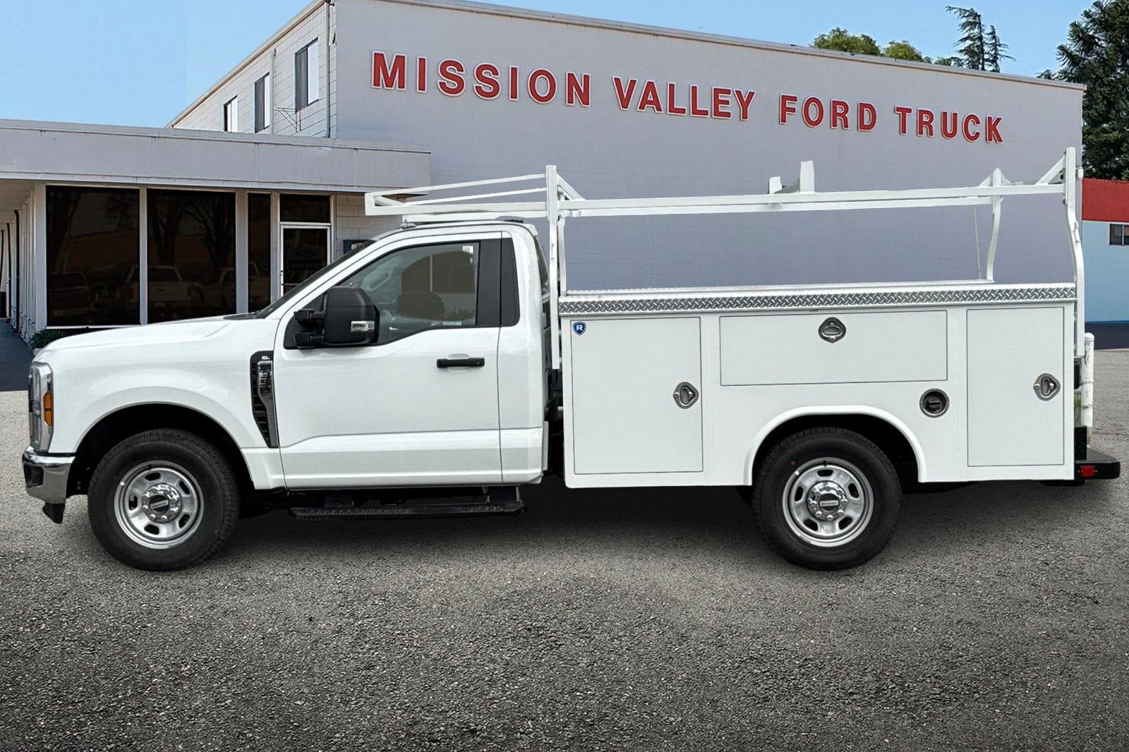 2025 Ford F-350SD XL 9' Royal Service Body