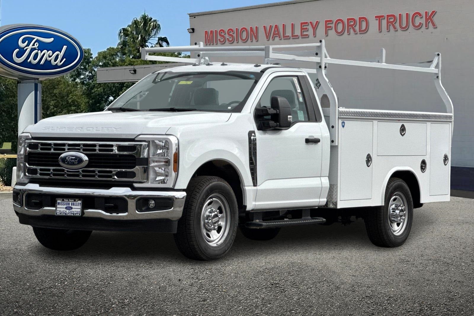 2025 Ford F-350SD XL 9' Royal Service Body