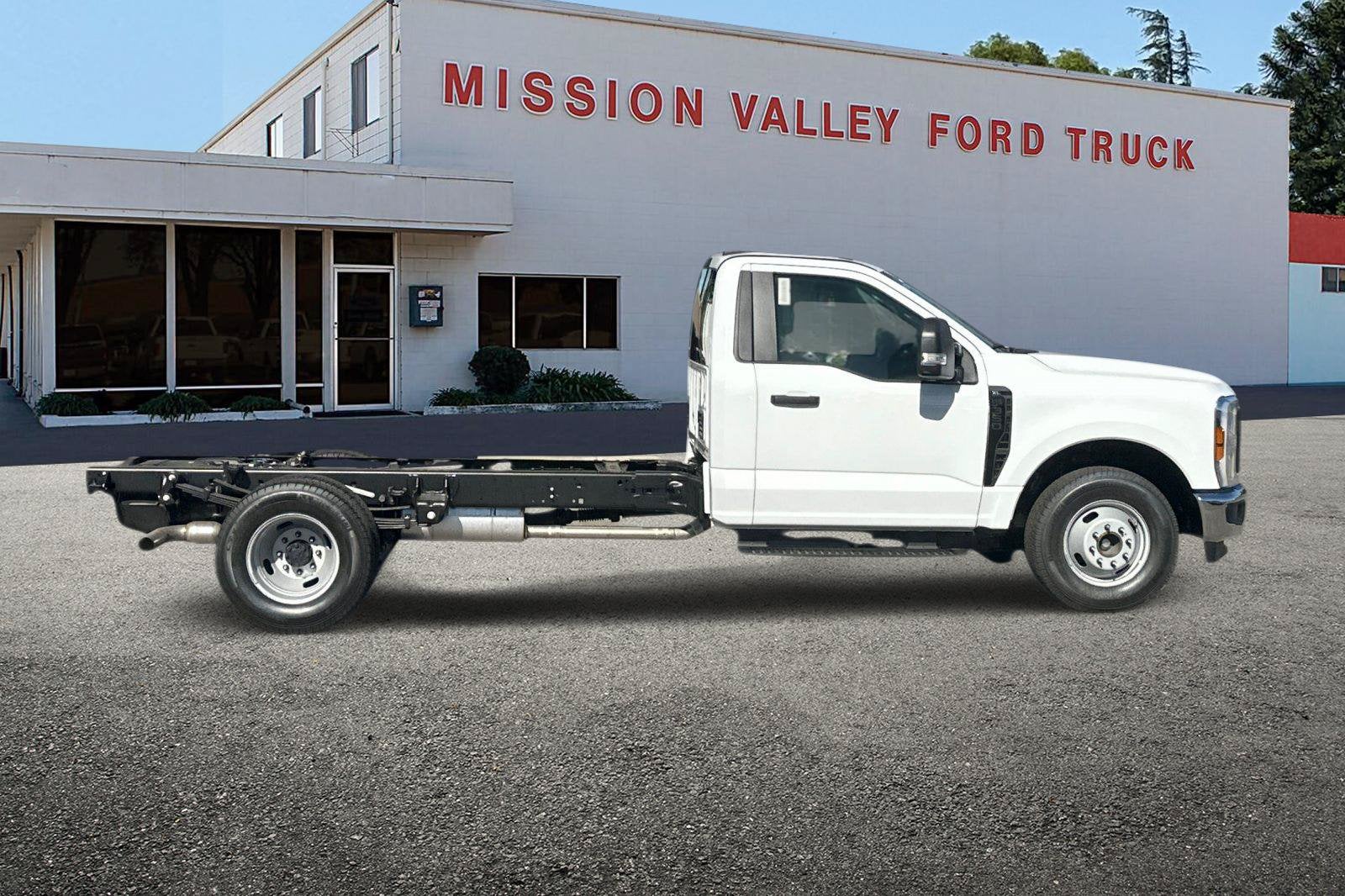 2027 Ford F-350SD XL DRW