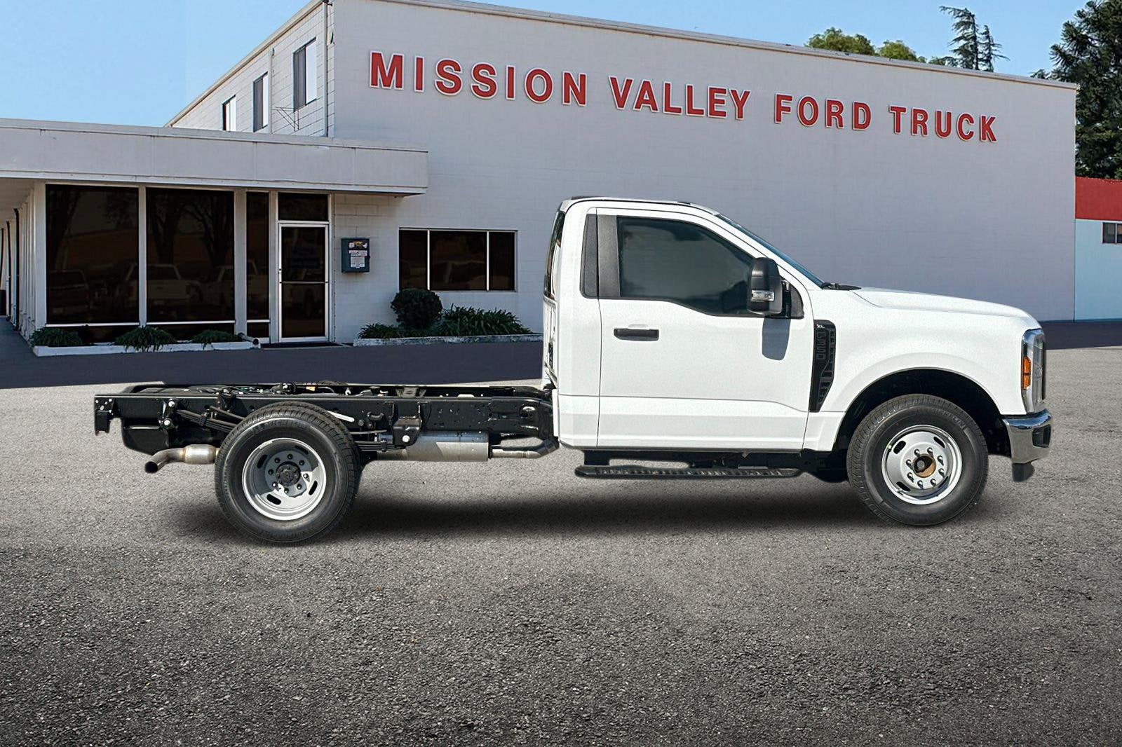 2027 Ford F-350SD XL DRW