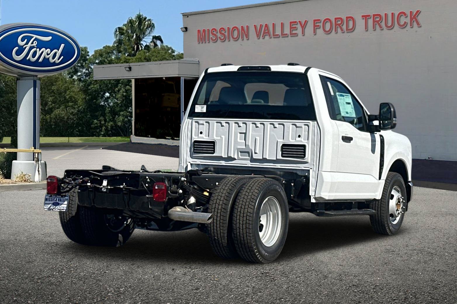 2027 Ford F-350SD XL DRW