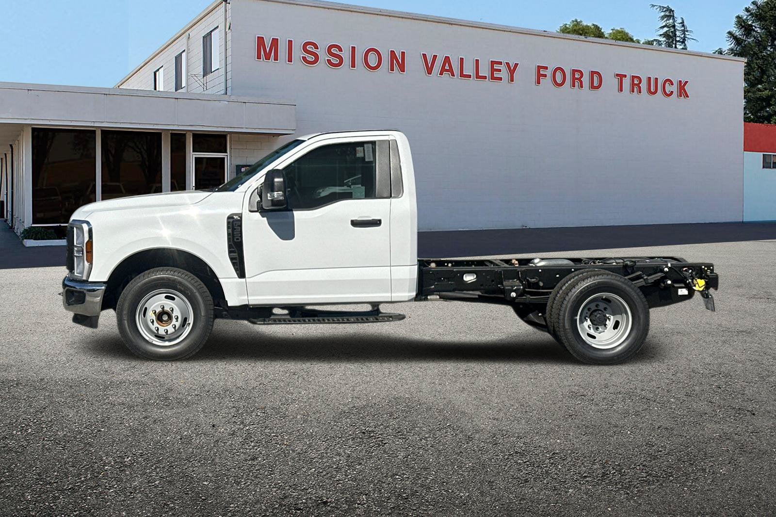 2027 Ford F-350SD XL DRW