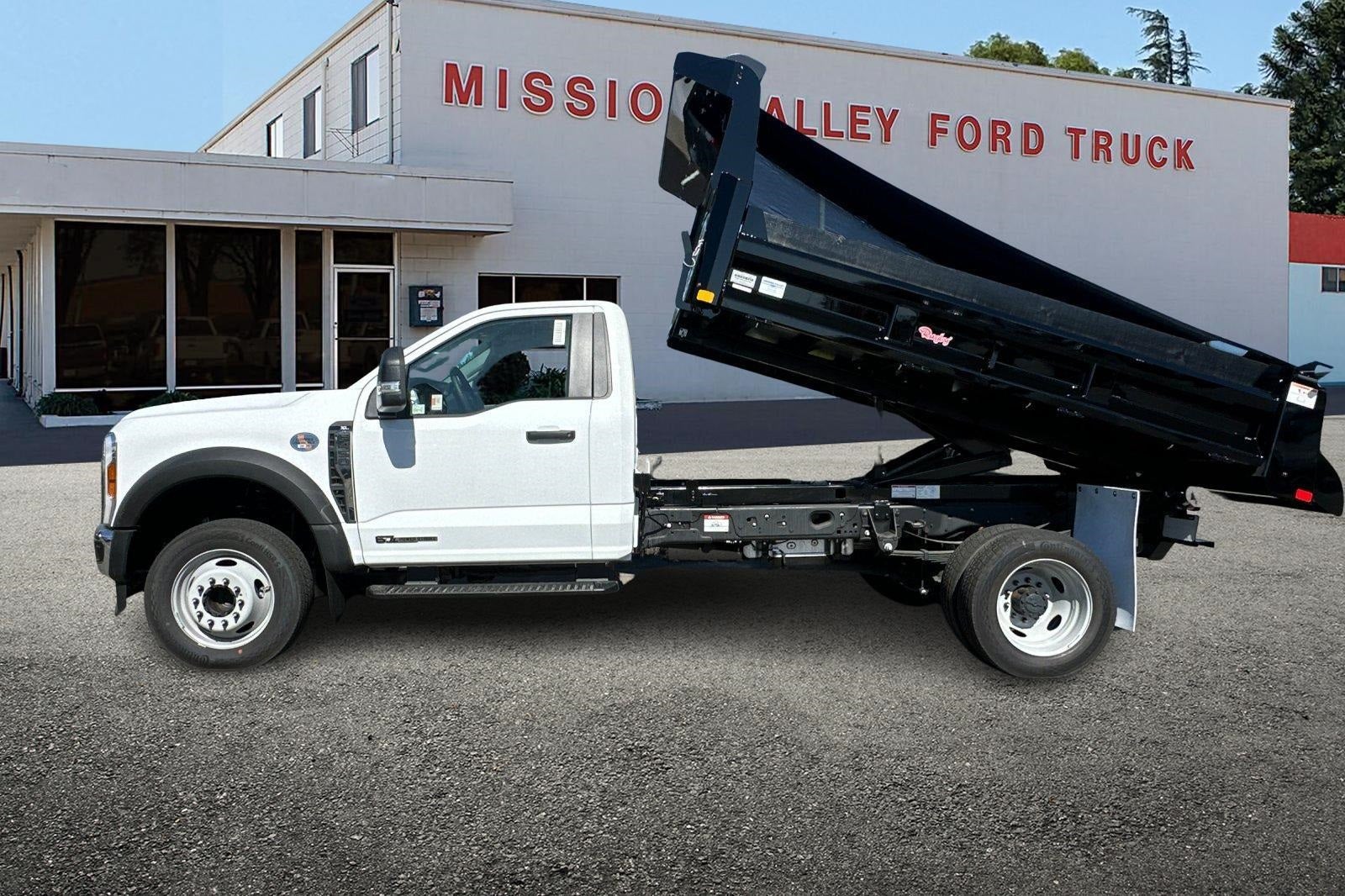 2024 Ford F-450SD DRW 2/3 Yard MVFT Dump Body