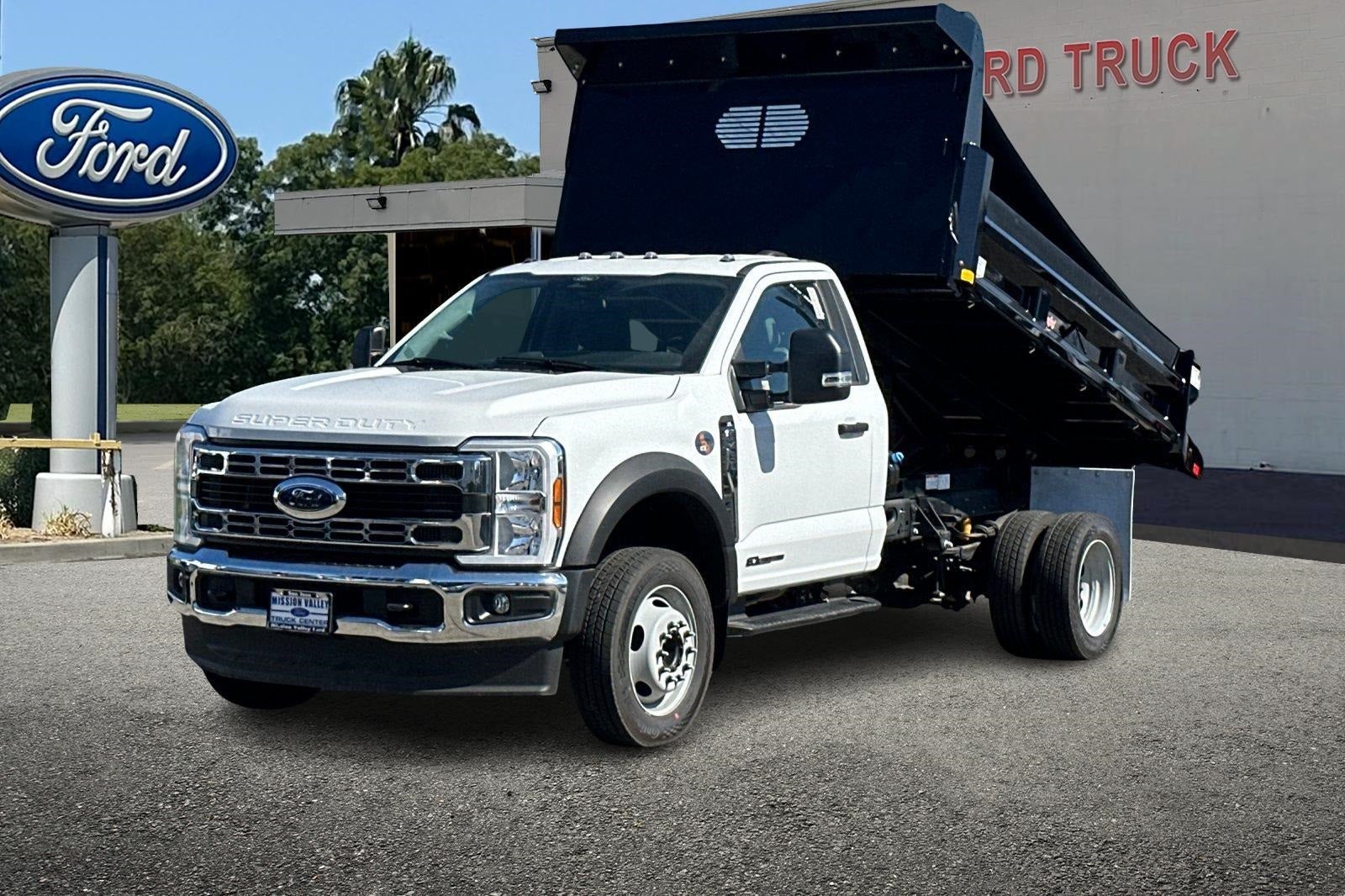 2024 Ford F-450SD DRW 2/3 Yard MVFT Dump Body