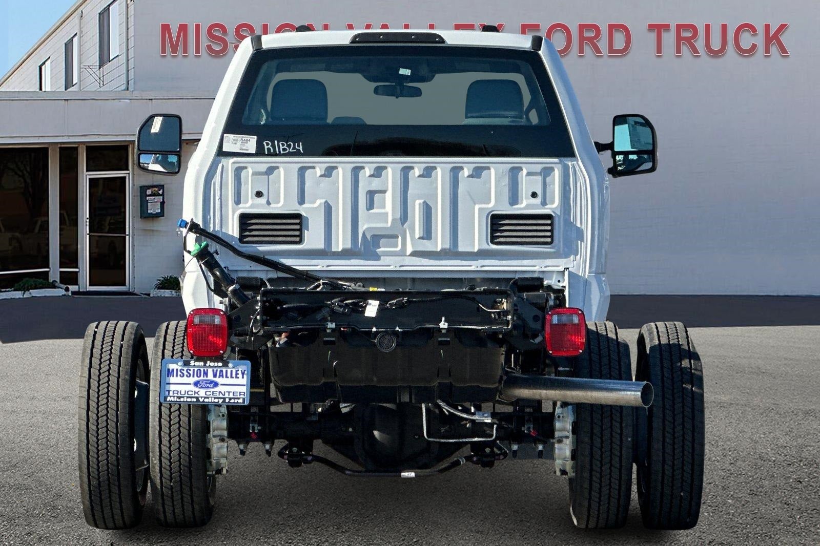 2024 Ford F-450SD XL DRW 2D Standard Cab/Cab & Chassis