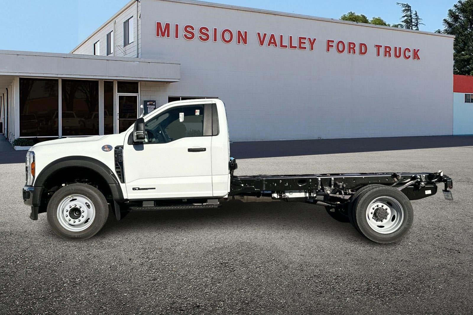 2024 Ford F-450SD XL DRW 2D Standard Cab/Cab & Chassis