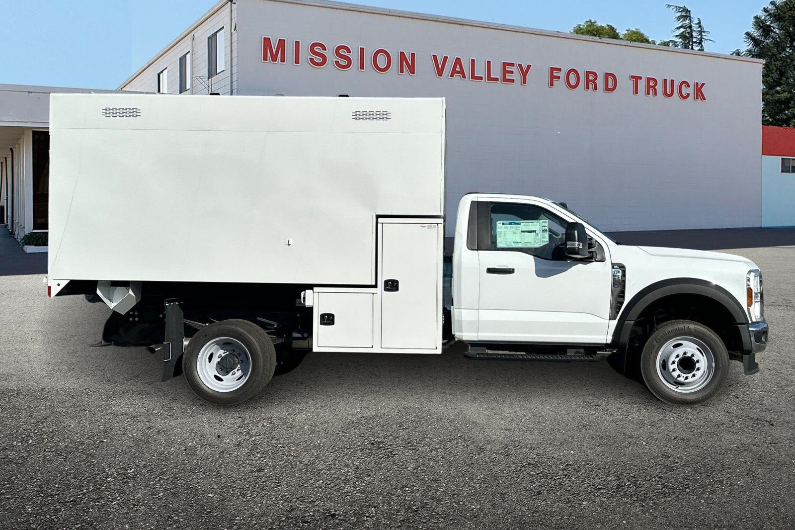 2025 Ford F-550SD XL DRW 16' Knapheide Chipper Body